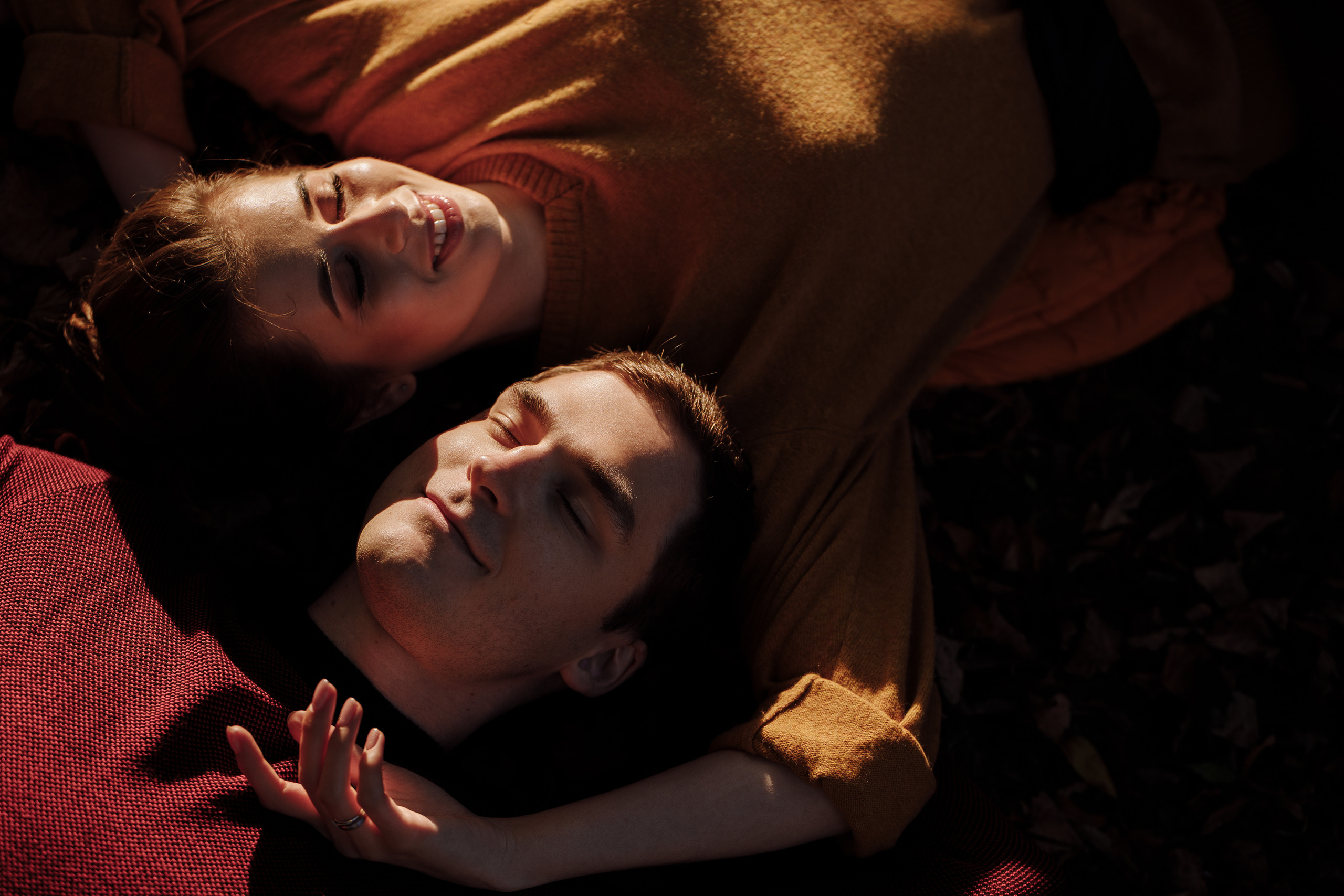 осенняя фотосессия портрет на листве золотая осень санкт-петербург