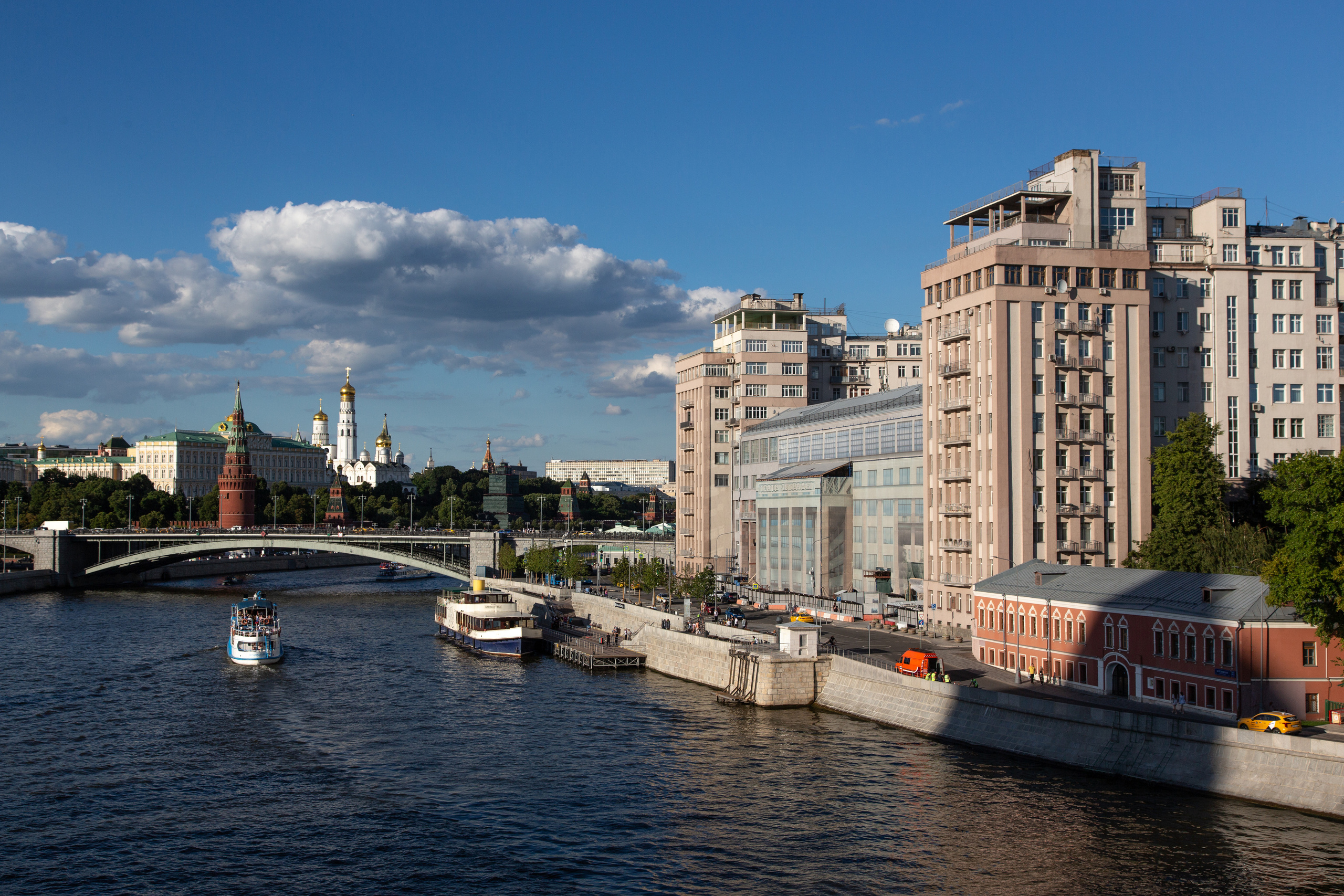 Фотограф и дизайнер Валерий Хотеев