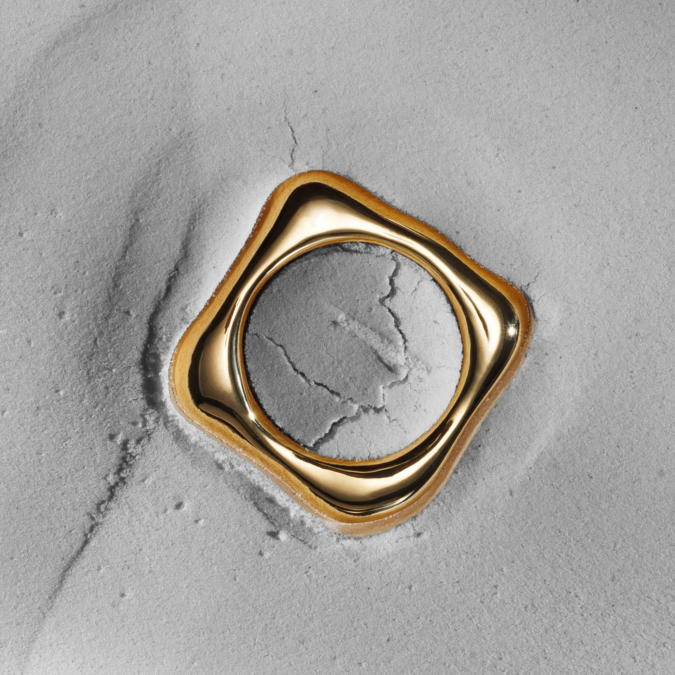 Ювелирный фотограф в Санкт-Петербурге. Предметная фотосъемка часов, украшений и других предметов роскоши. Антиквариат. Профессиональный фотограф в Санкт-Петербурге. Студийная фотография. Фотограф Сергей Пушкин. Фото для рекламы и соцсетей.  Product photographer in Saint-Petersburg, Russia. Фотосъемка товаров для соцсетей и маркетплейсов. предметная фотосъемка украшений, СПб.