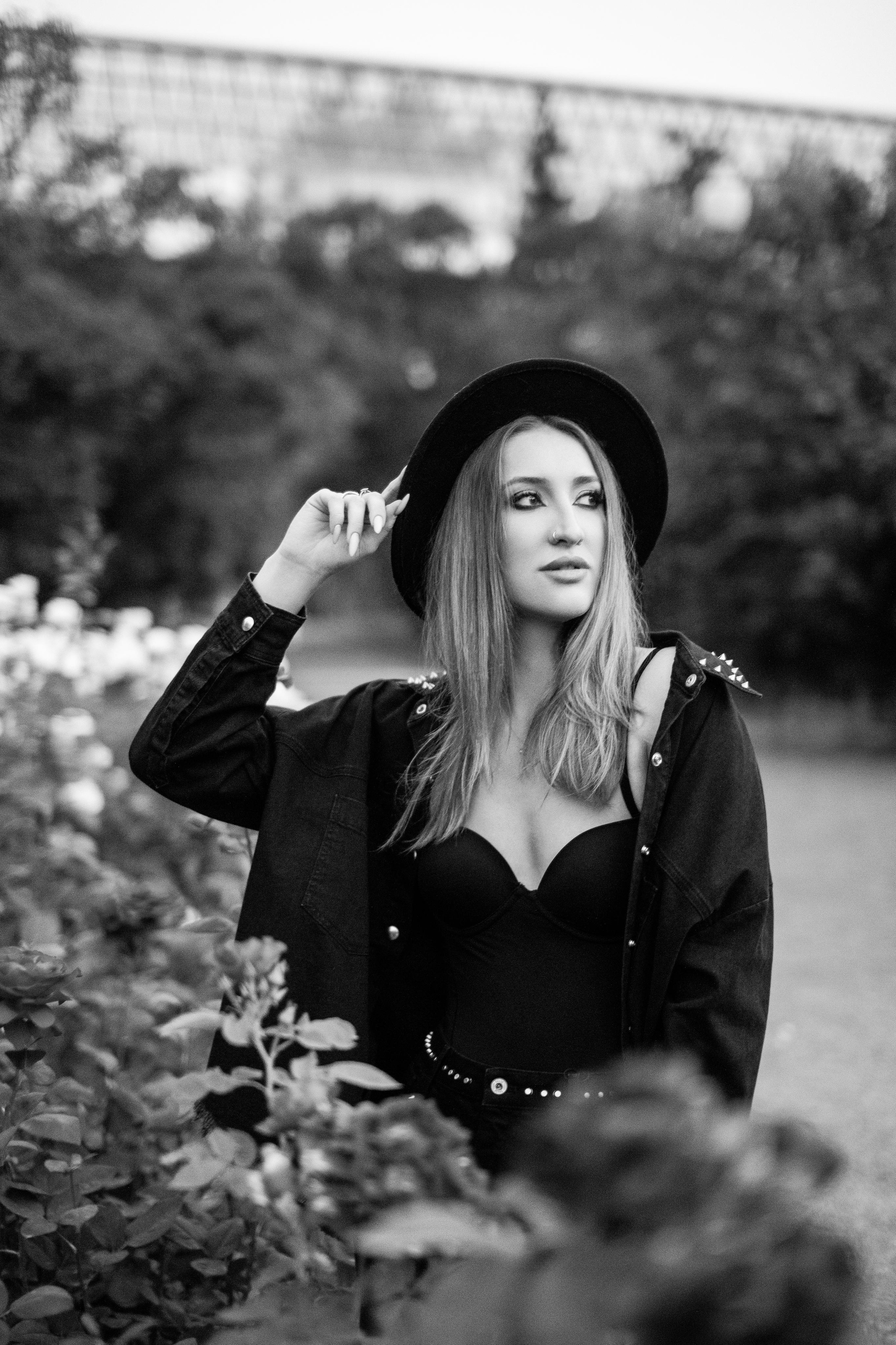 ЧБ «Street». Fashion фотограф в Москве Евгений Котельников