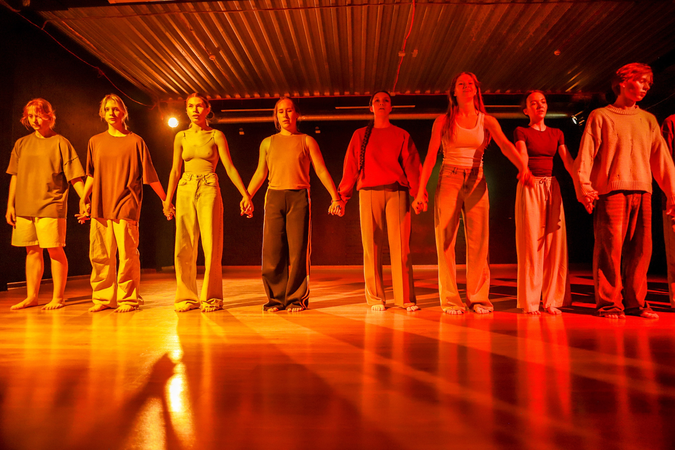 Современный показ Подземка. Небесные ласточки. Фотограф Юлия Мальцева