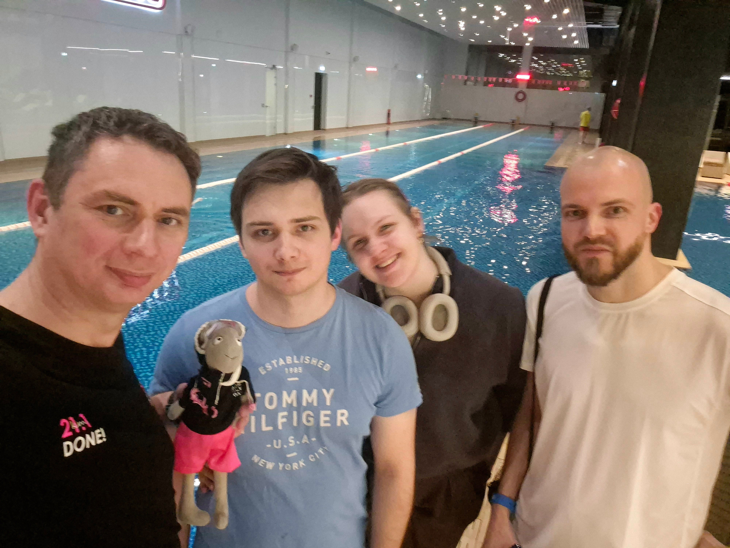 Команда ГлавПсихПлав в сборе