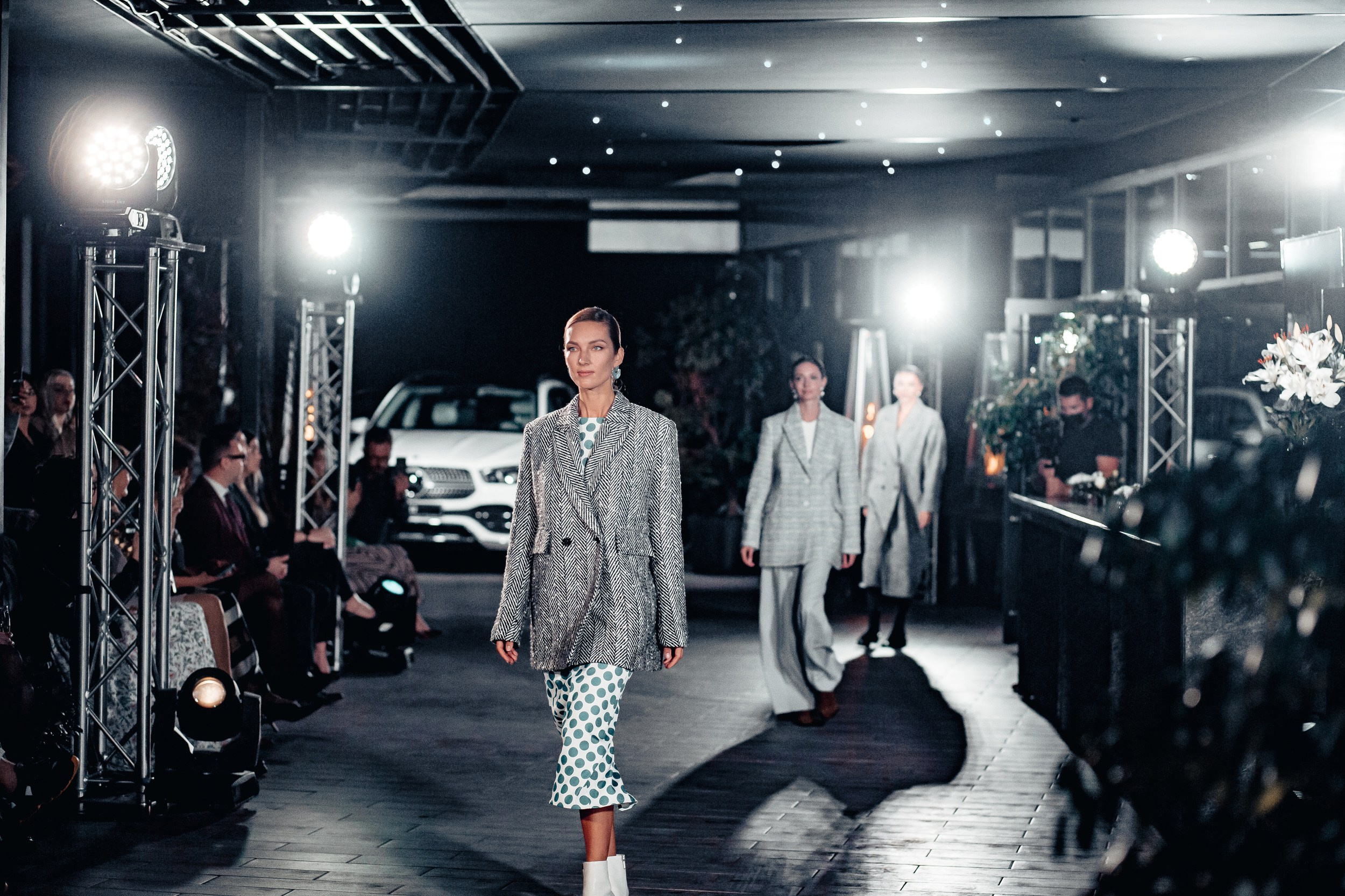 Закрытый показ дизайнера Ansel в рамках осеннего сезона…. RetroChic Фото