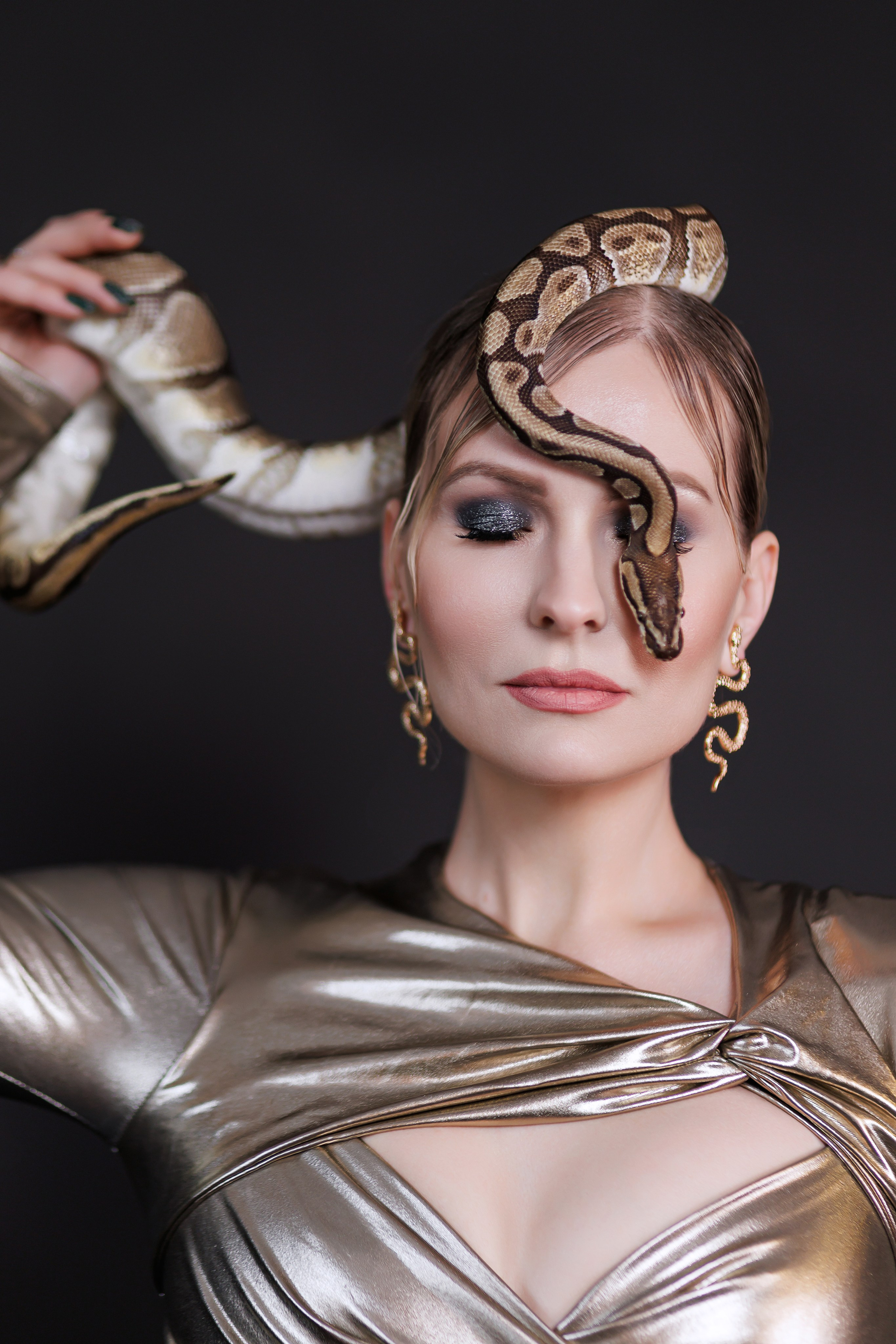 Ваши фотографии. Интерьерная фотостудия Background в Омске