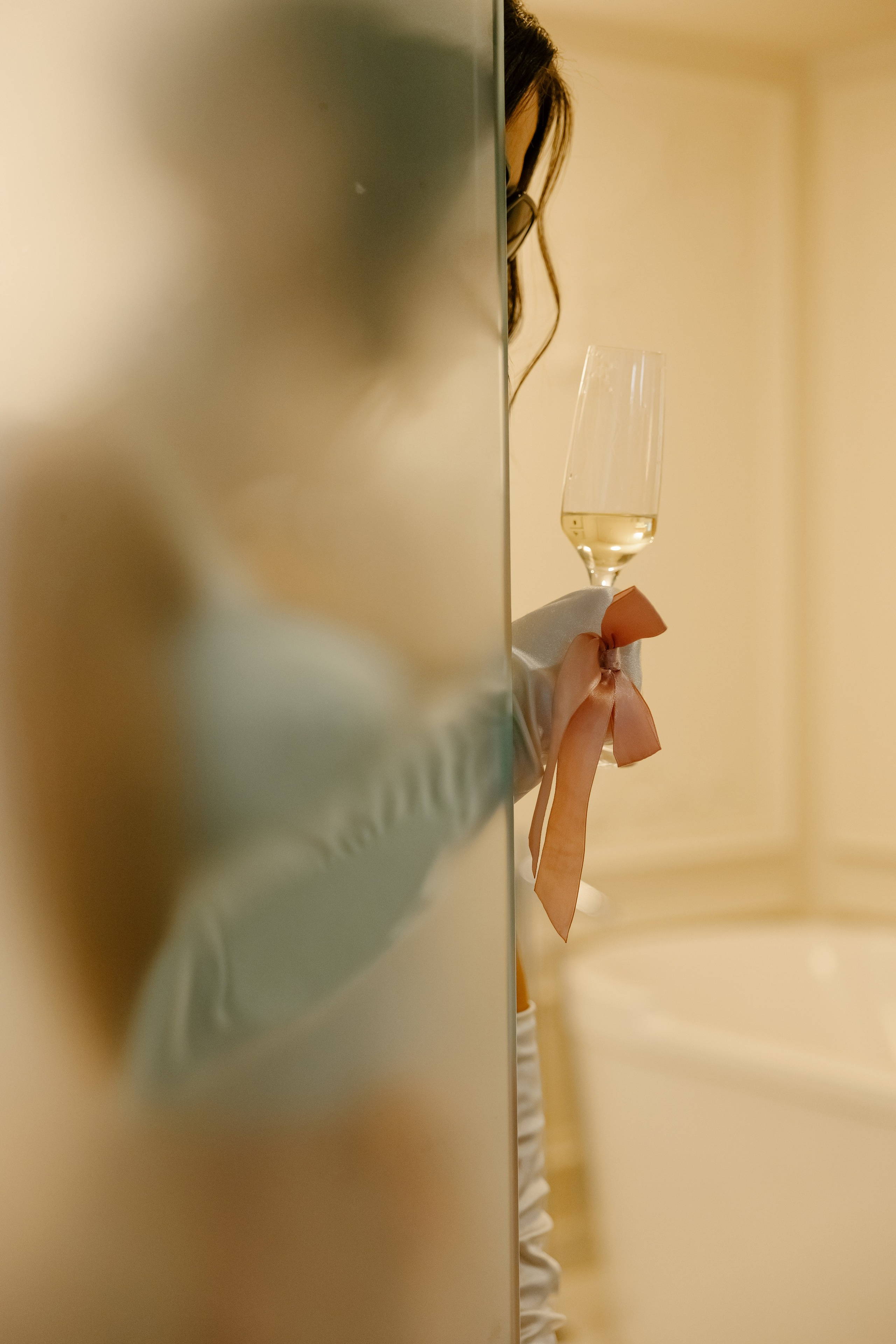 Влюбиться можно в красоту, но полюбить — лишь можно душу. Maya Alieva Wedding Photographer in St.Petersburg