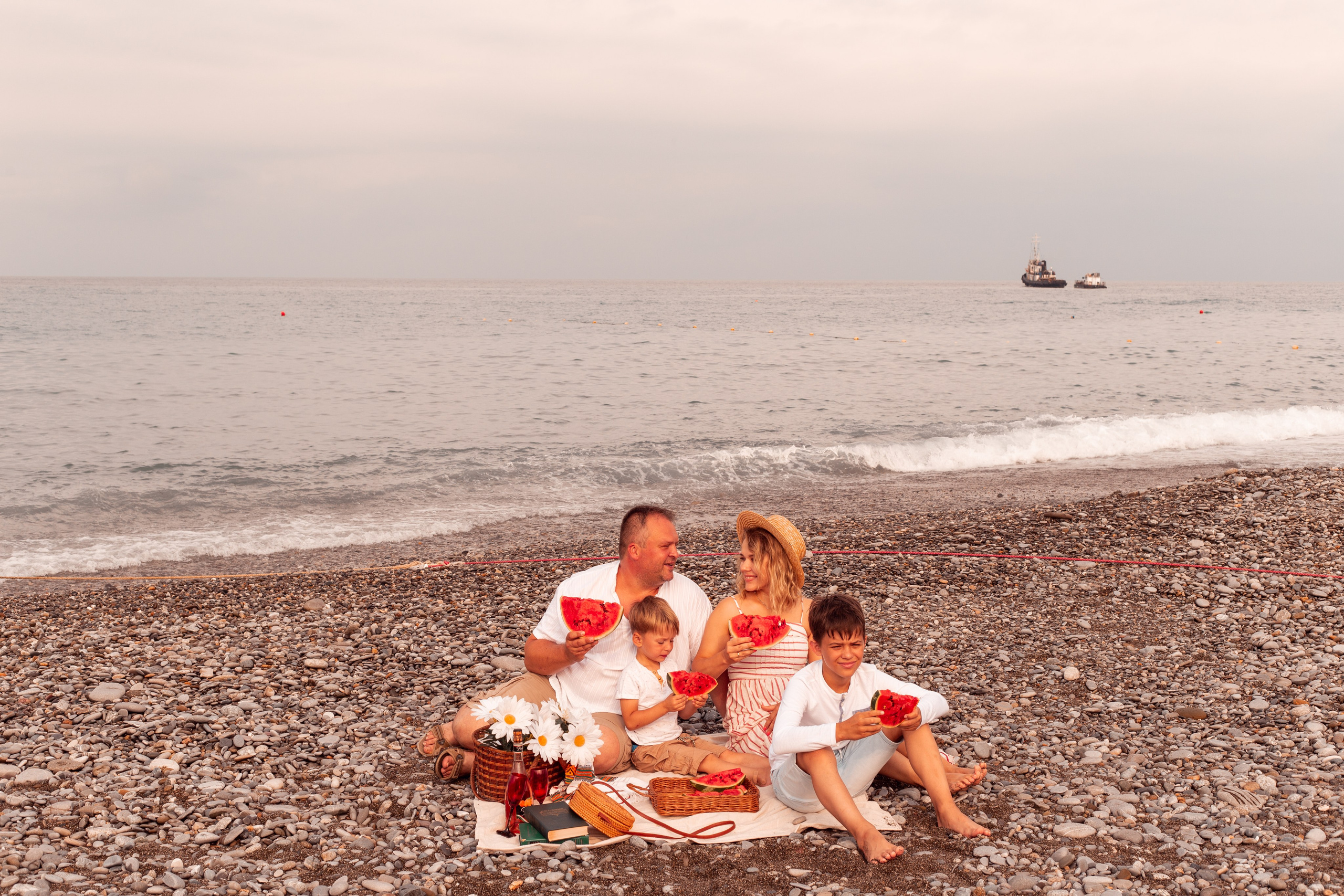 Пикник у моря в Лоо. Семейный фотограф в Сочи, Лоо, Дагомысе, Вардане Кучумова Олеся