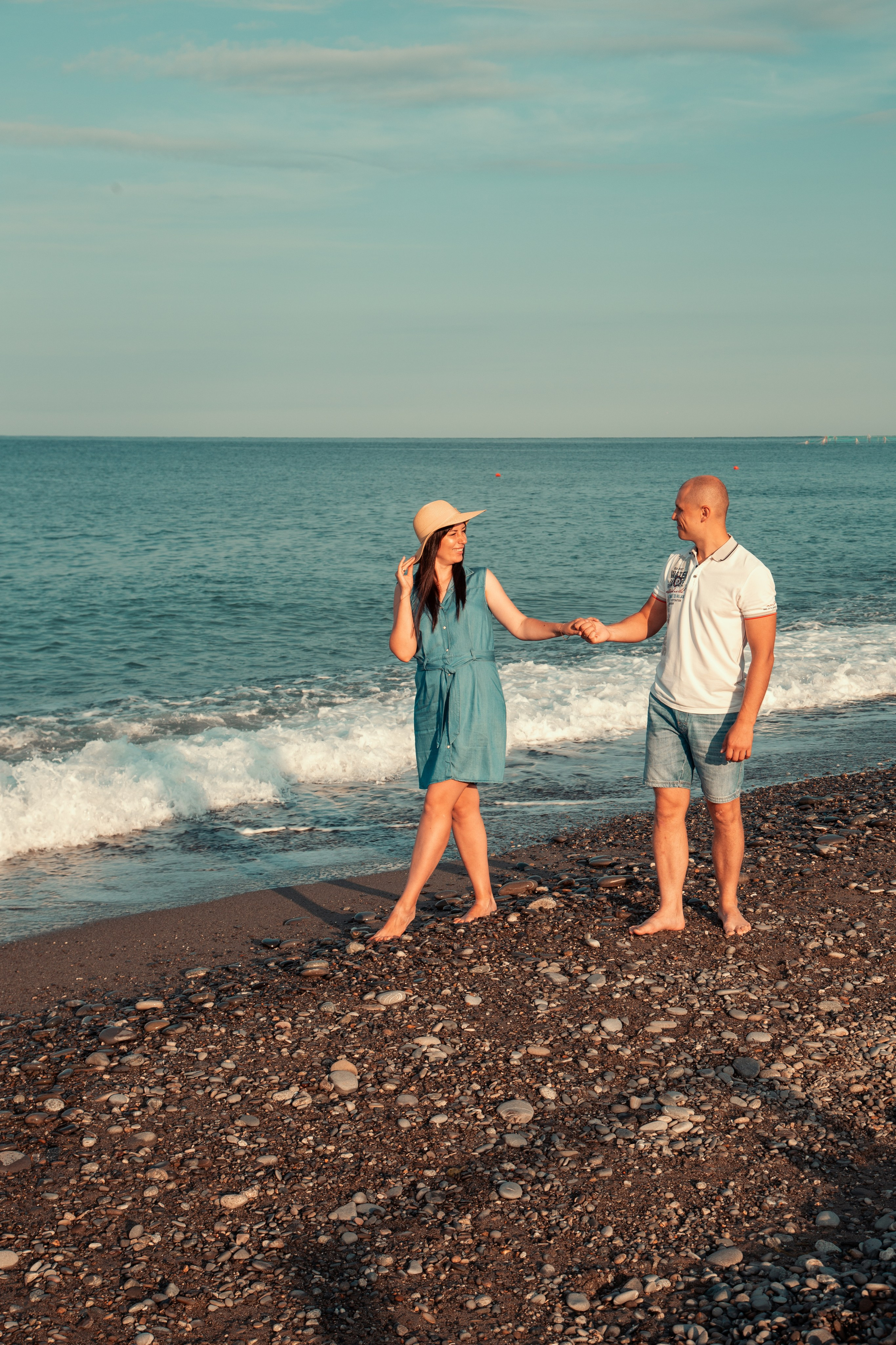 Завтрак у моря в Лоо на пляже «Горный Воздух». Семейный фотограф в Сочи, Лоо, Дагомысе, Вардане Кучумова Олеся