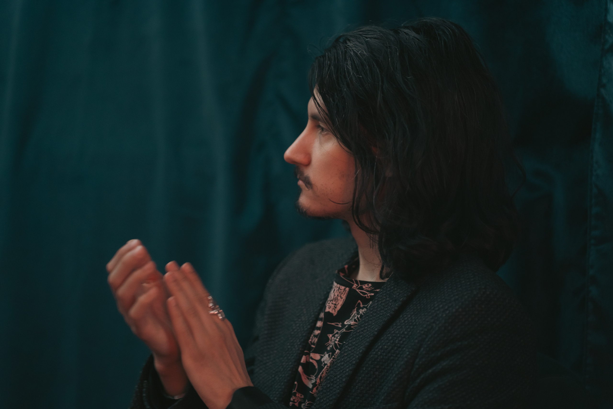 Презентация поэтического сборника. Творческие фотосессии в Москве. Фотоальбом лидера группы ЯЛО