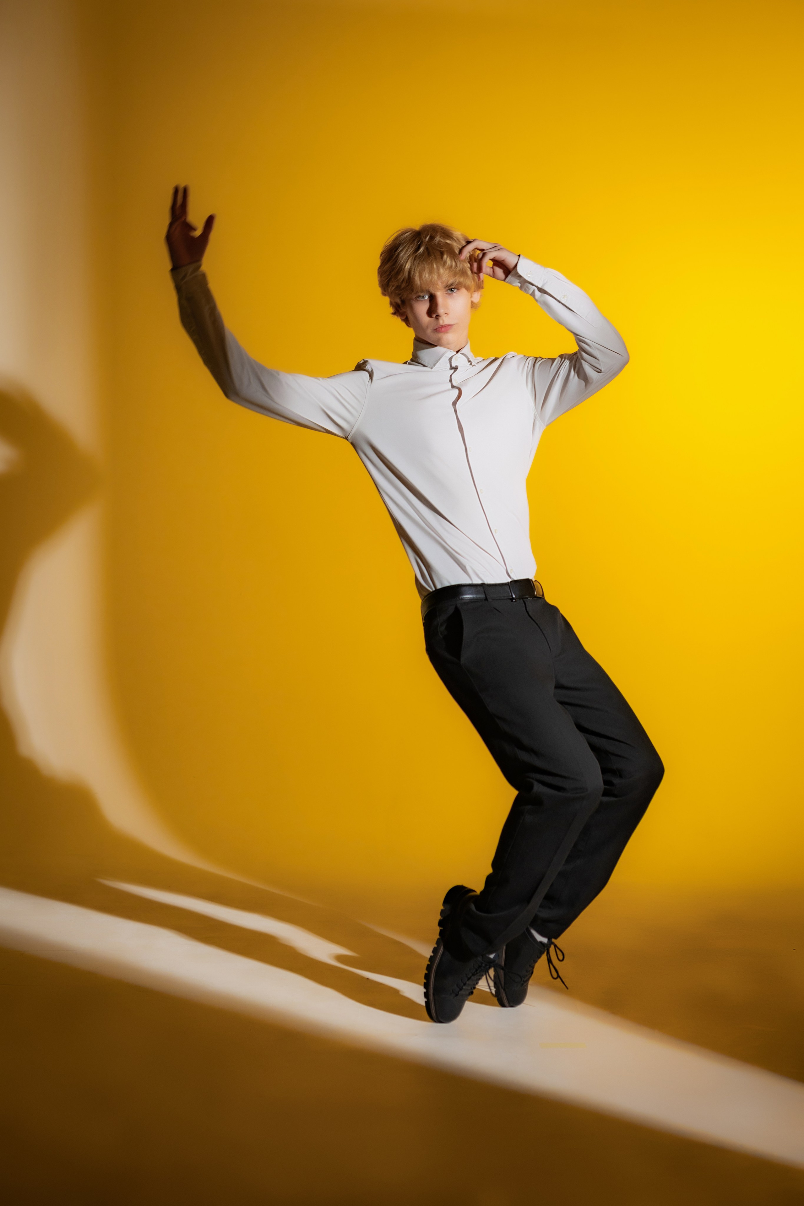 ЦВЕТНОЙ СВЕТ (однотонный). Фото, видео, авторские выпускные альбомы в Нижнем Новгороде