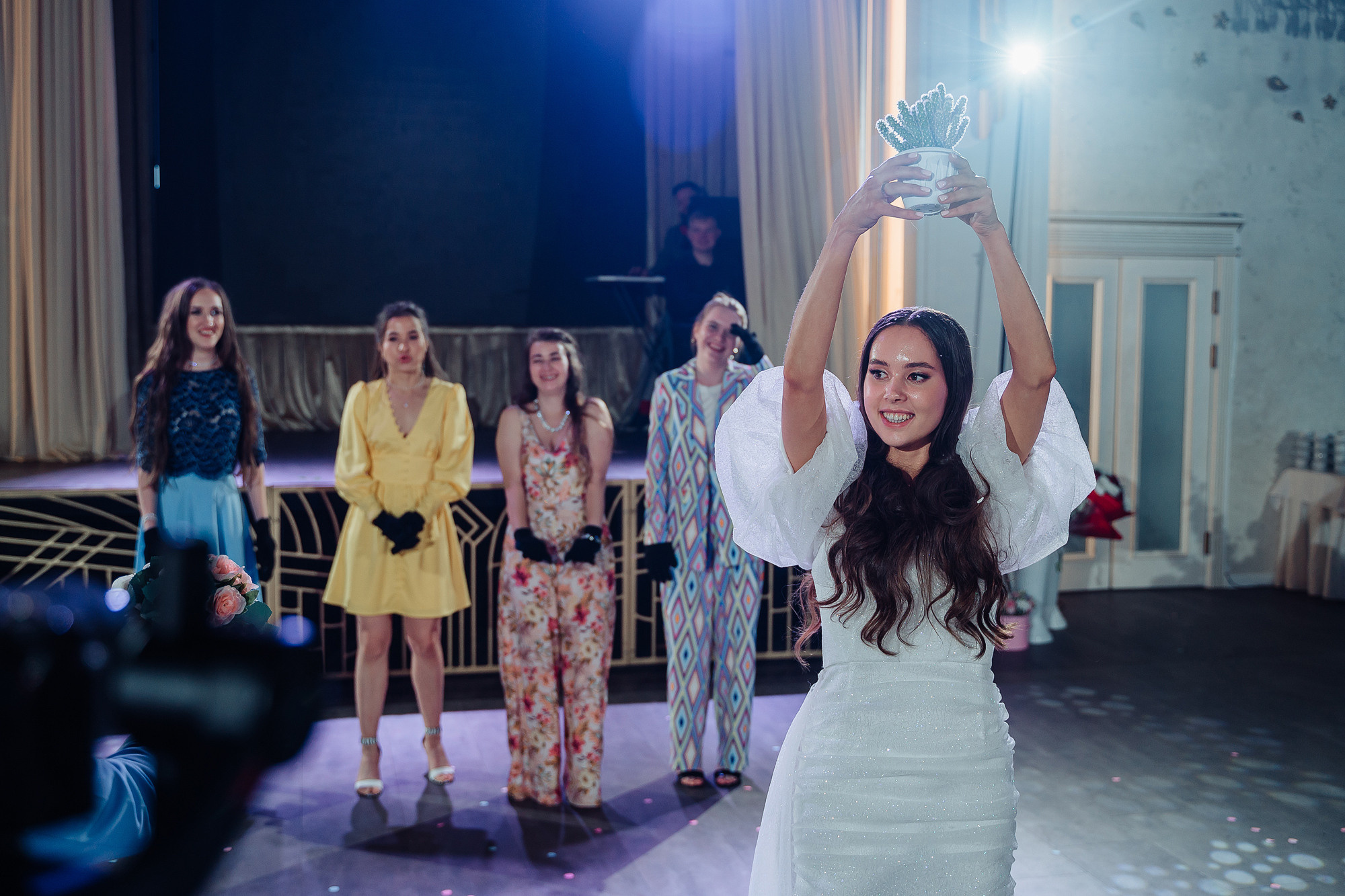 Свадьба Челнах  - Банкетный зал Папа Вилла. Свадебный Фотограф Казань Челны