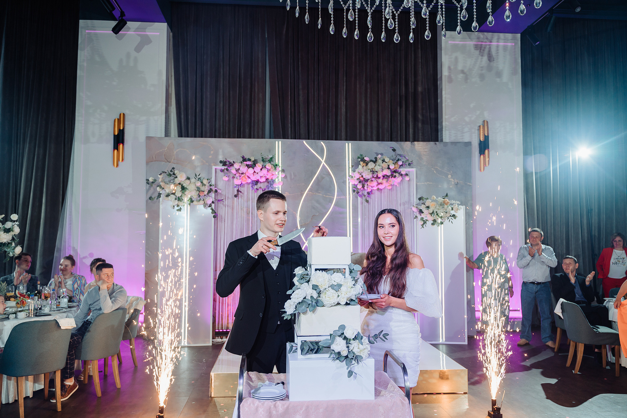 Свадьба Челнах  - Банкетный зал Папа Вилла. Свадебный Фотограф Казань Челны