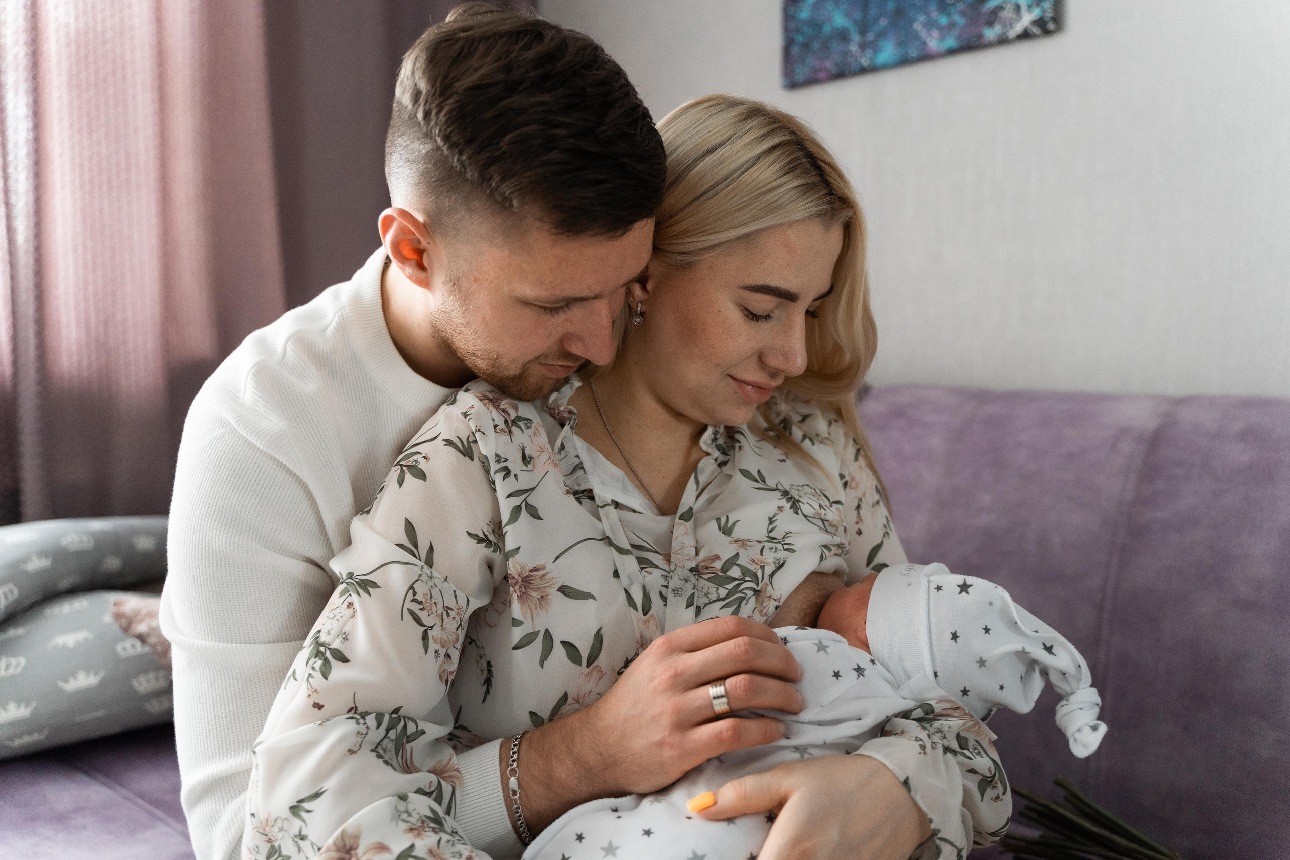 Счастье дома. Выписка. 28/09/2021. Фотографы на роды в Москве. Фото и видео родов. Фотопроект «Продолжение рода»