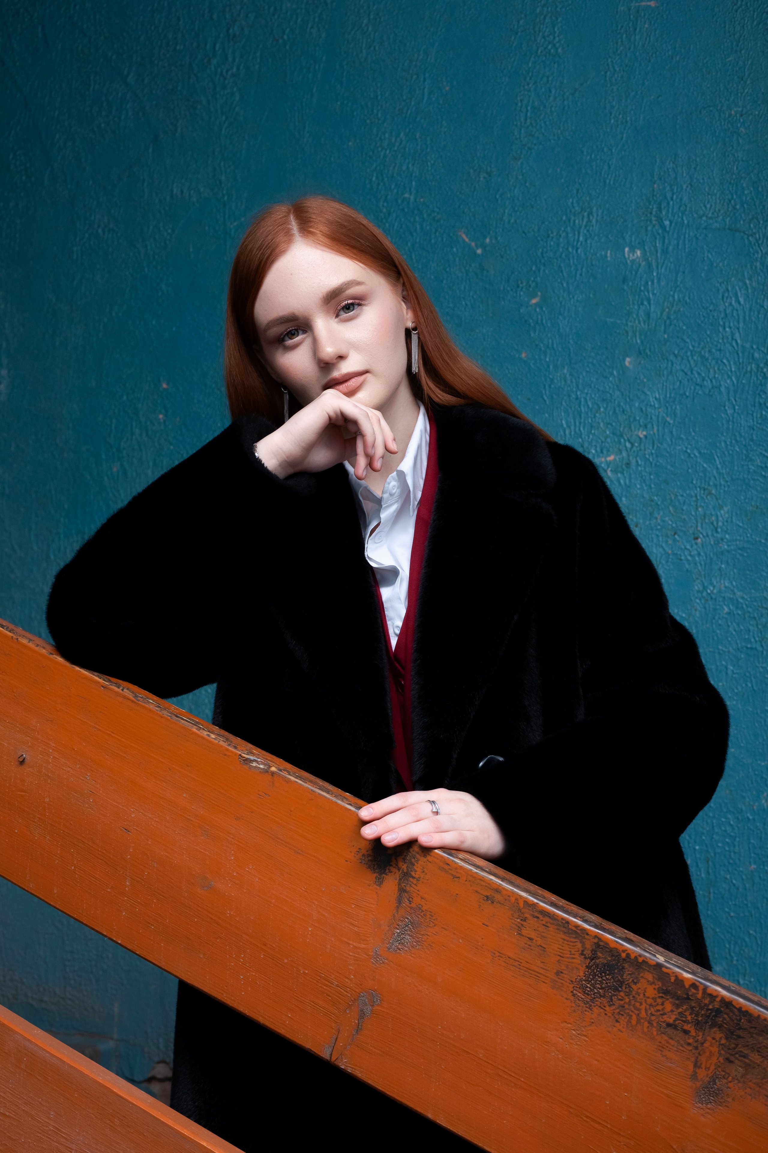 Фото в подъезде: Контраст эпох, контраст стилей, контраст красоты. Фотограф в Томске Евгения Гуляева