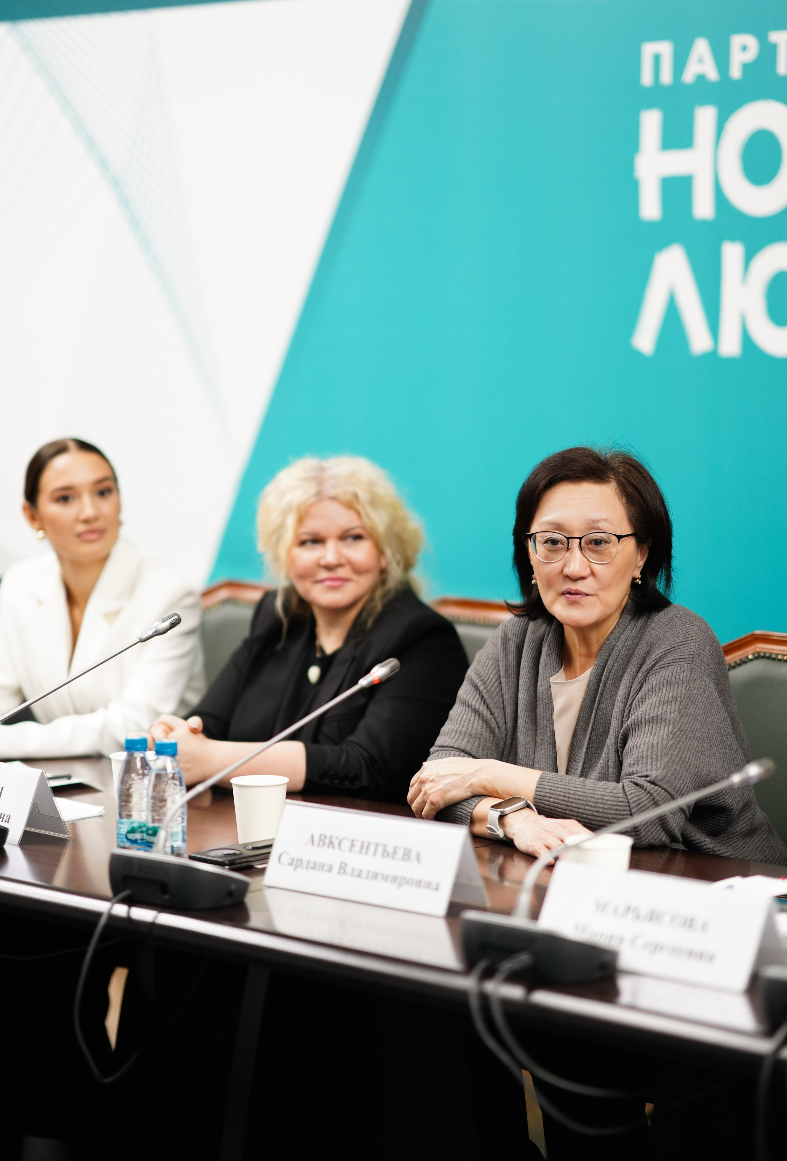 НОВЫЕ ЛЮДИ с Анфисой Чеховой. Главная