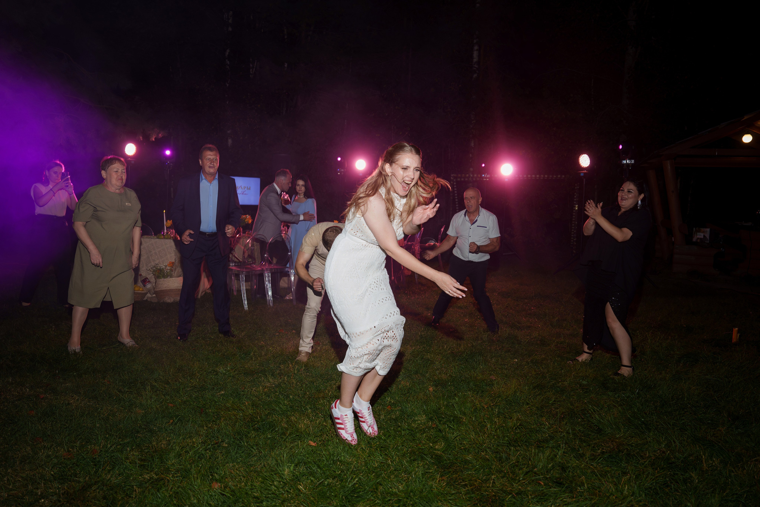 Свадьба — вечеринка Пожары любви Игорь и Юлия. Свадебный и репортажный фотограф Элина Козырьянова