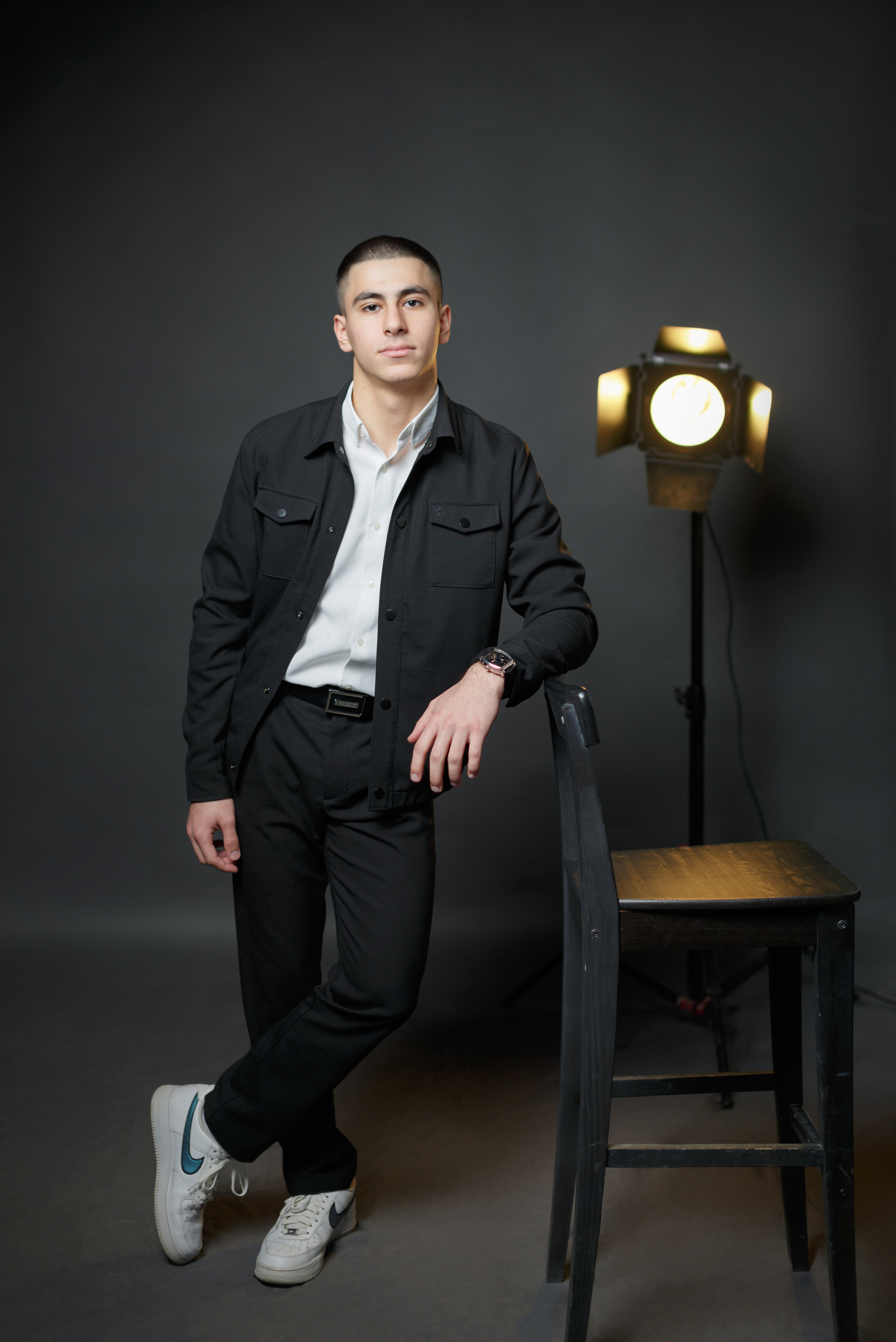 Портреты «классика» (серый фон). BookVa-выпускные альбомы