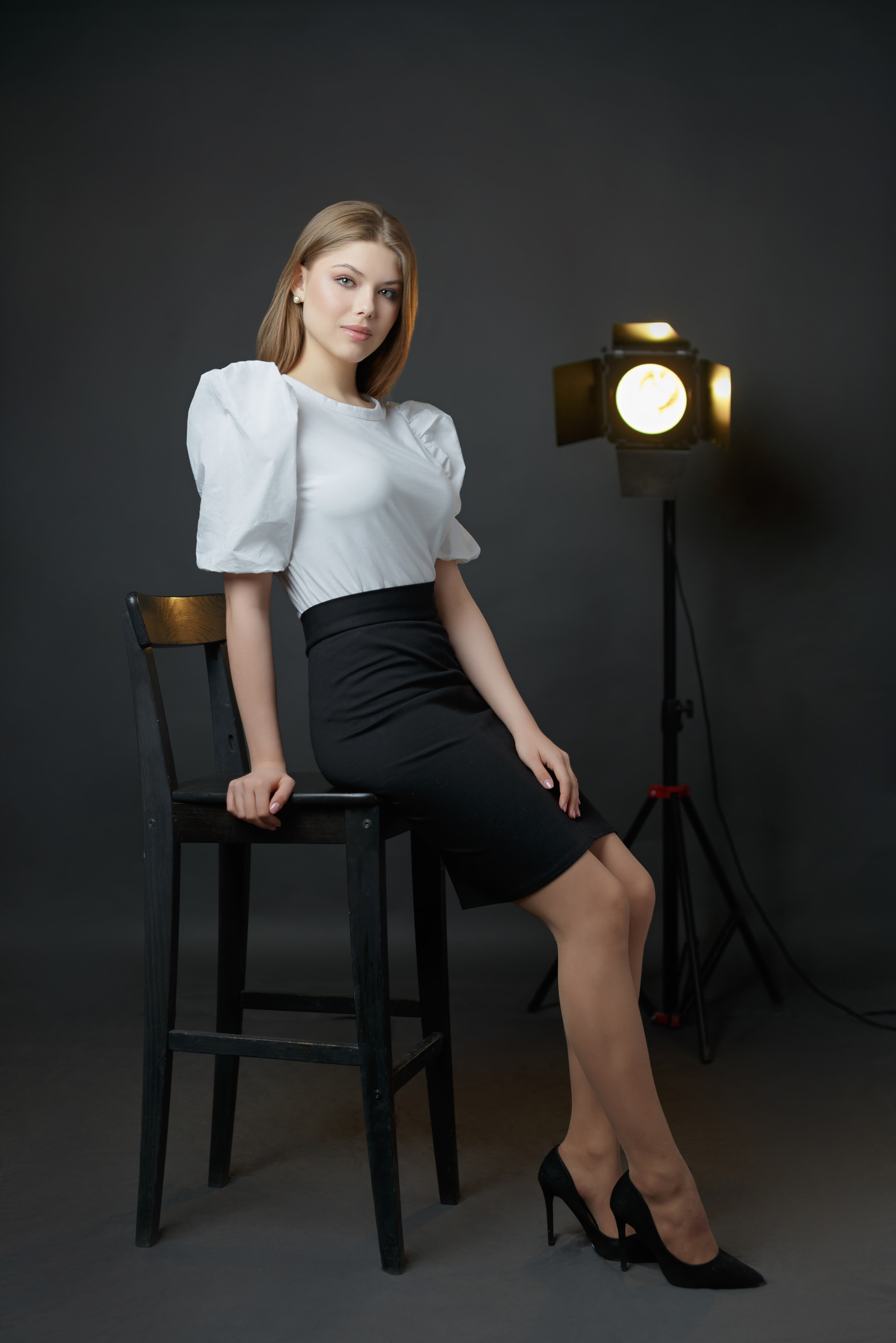 Портреты «классика» (серый фон). BookVa-выпускные альбомы