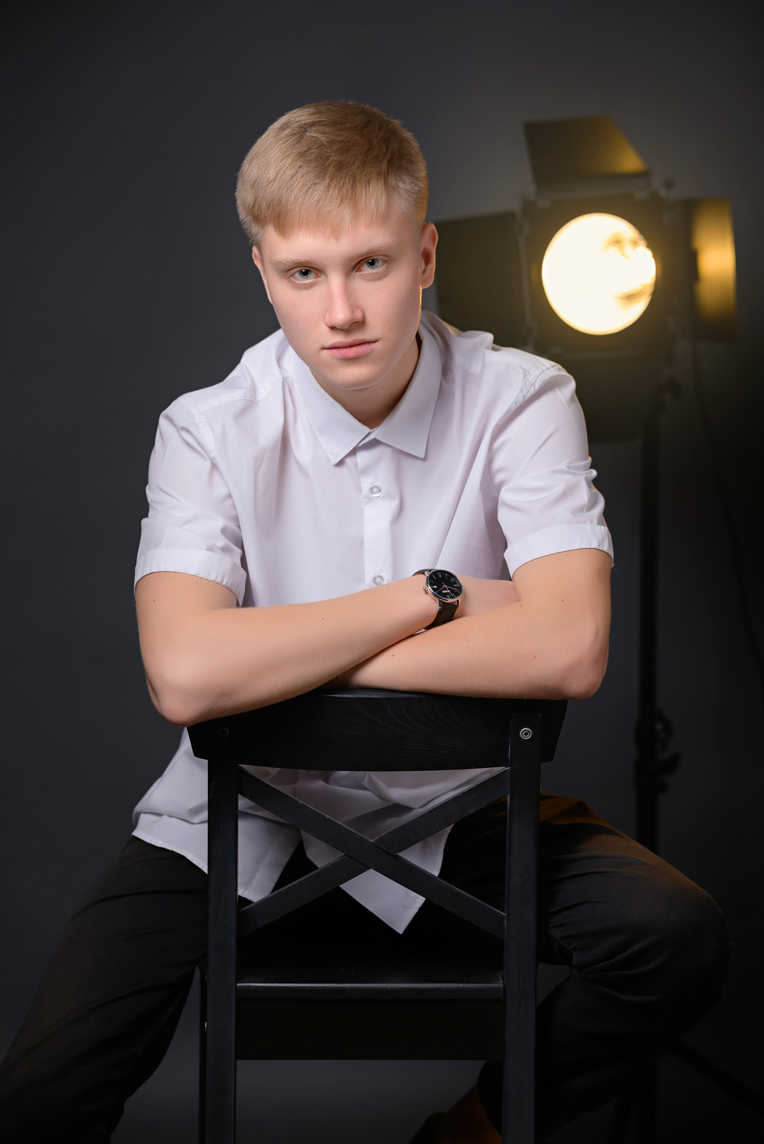 Портреты «классика» (серый фон). BookVa-выпускные альбомы