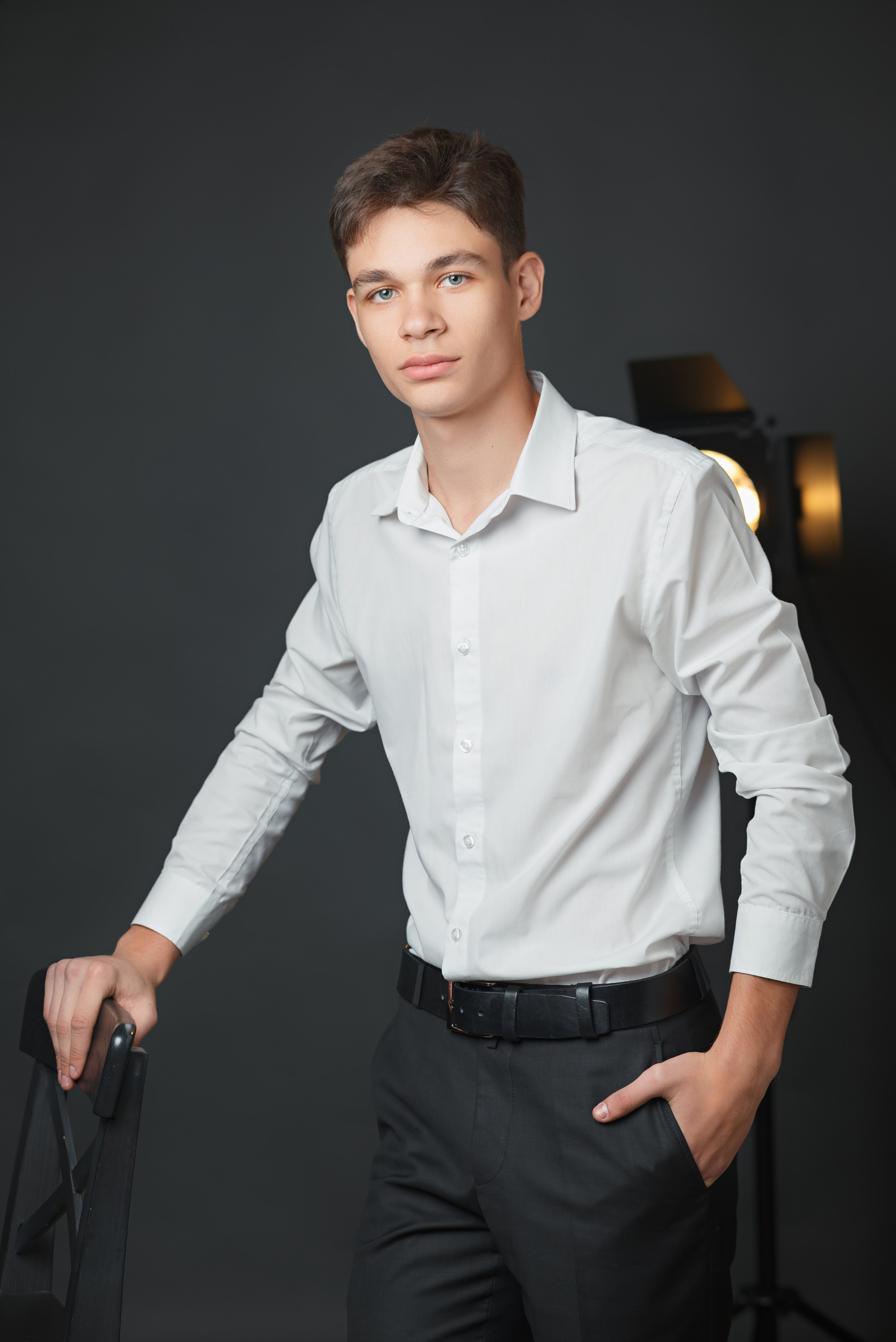 Портреты «классика» (серый фон). BookVa-выпускные альбомы