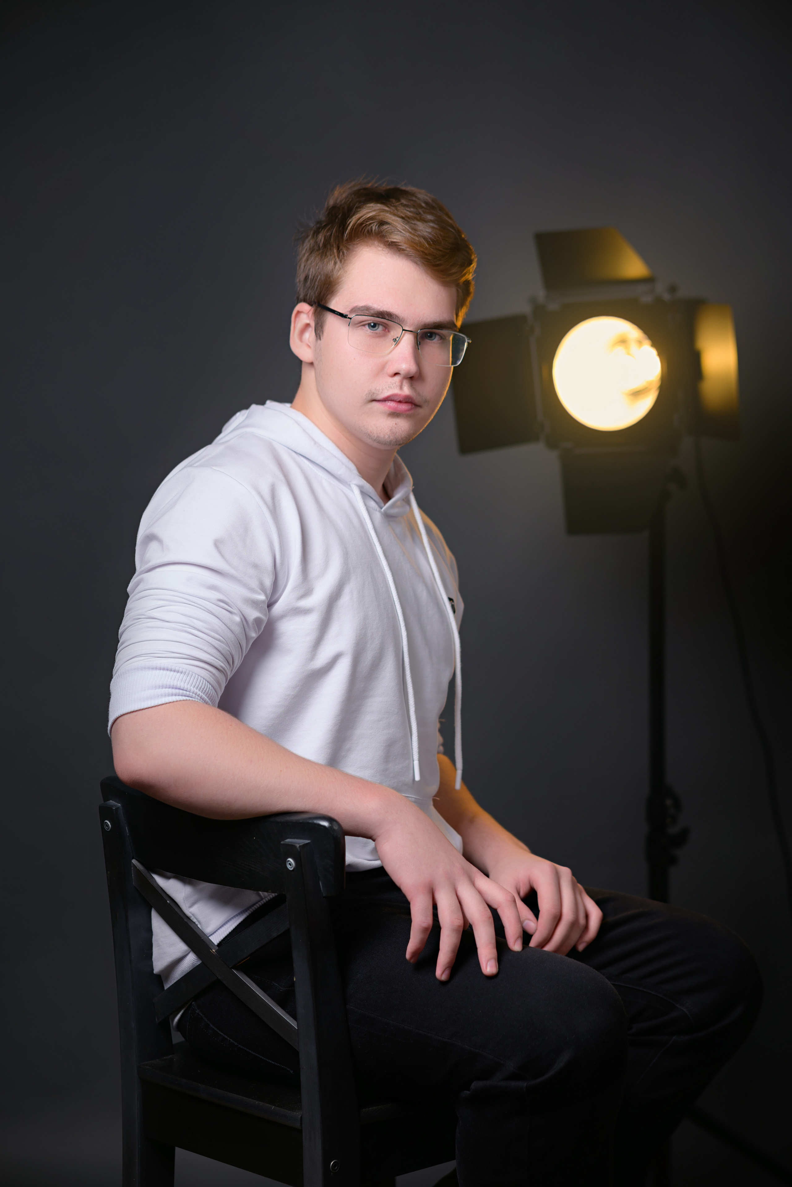 Портреты «классика» (серый фон). BookVa-выпускные альбомы