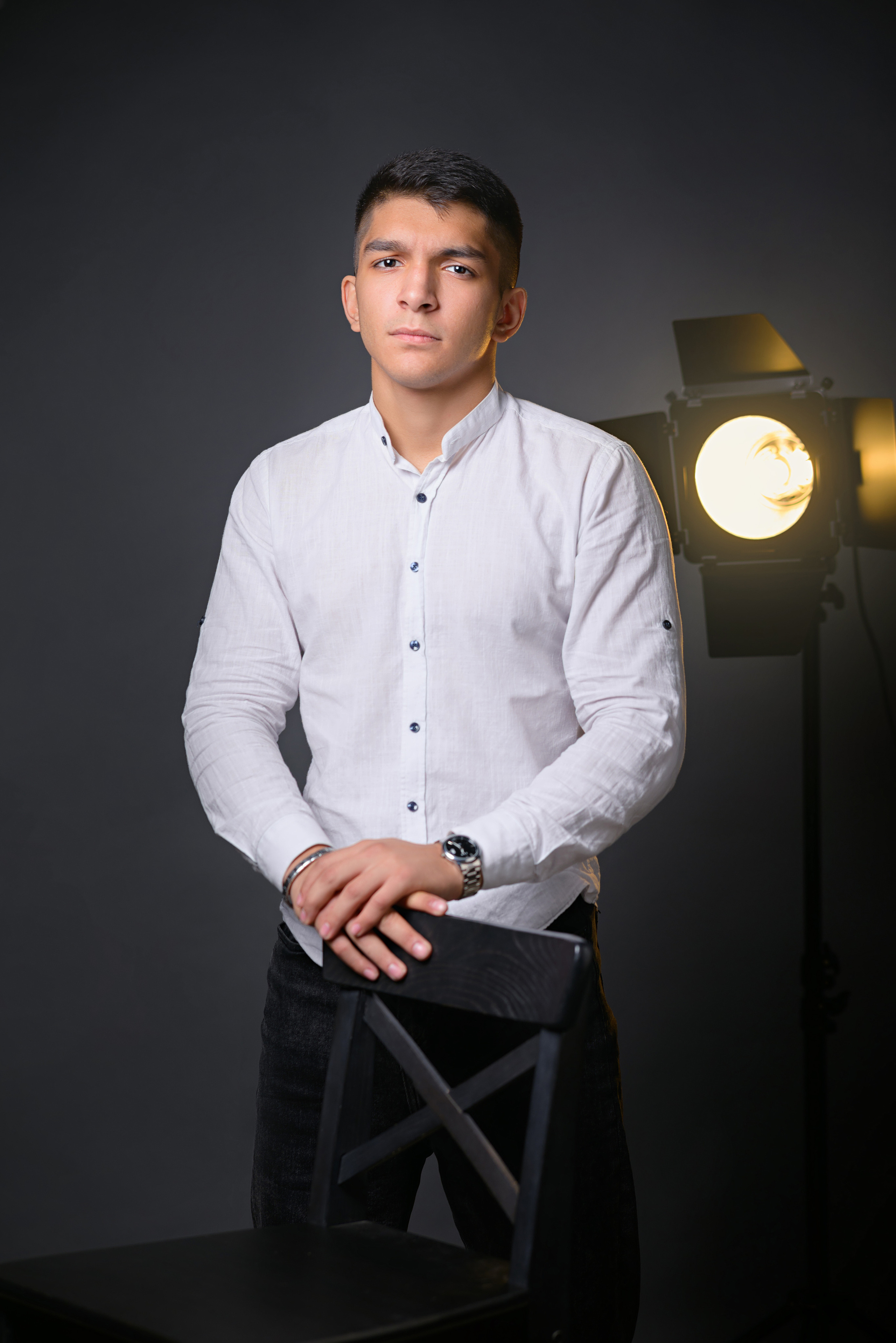 Портреты «классика» (серый фон). BookVa-выпускные альбомы