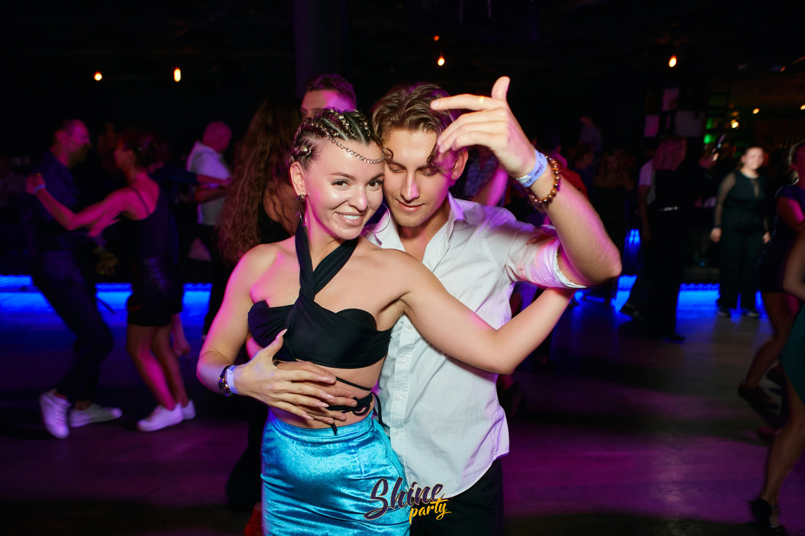 Shine party bachata. Свадебный фотограф