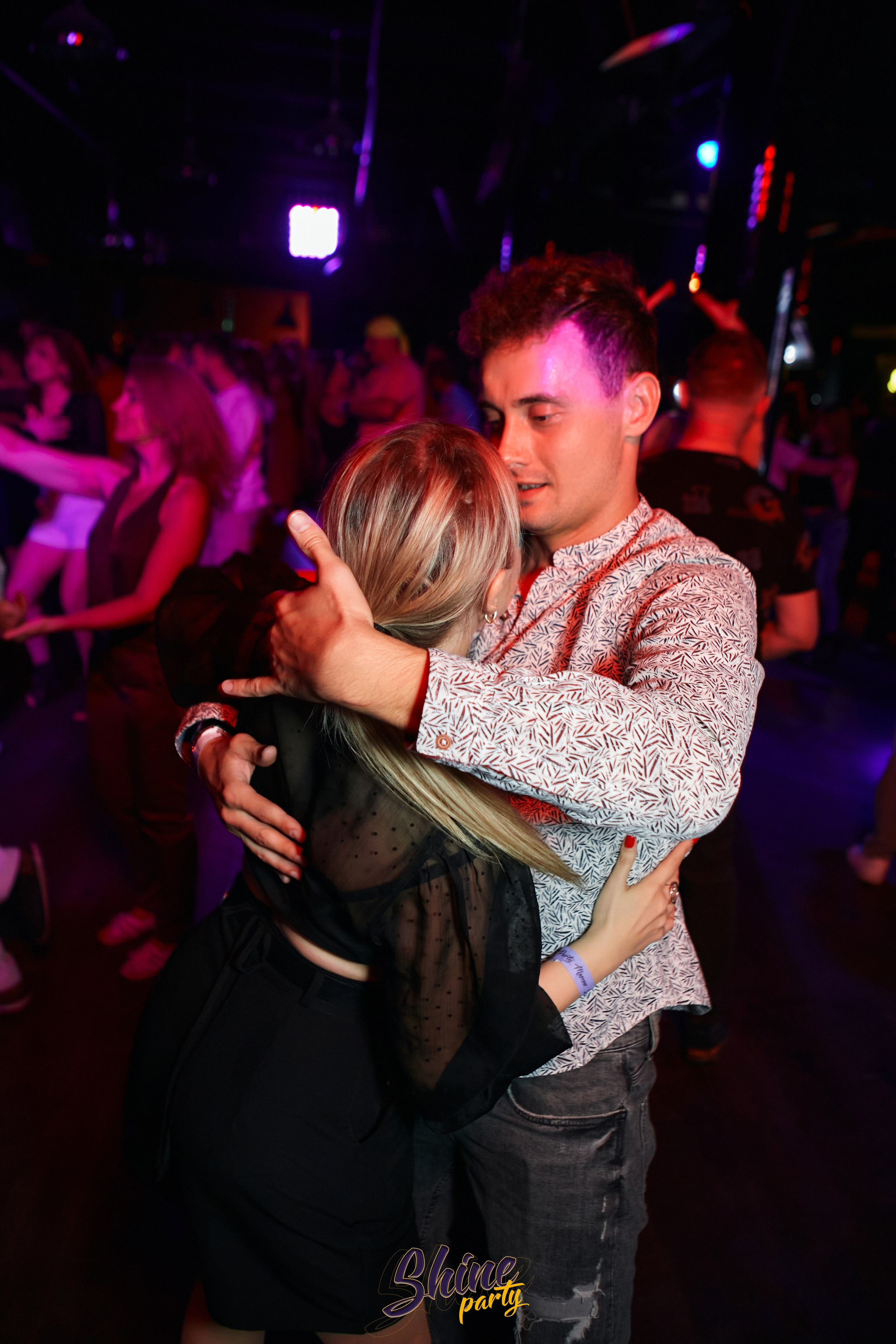 Shine party bachata. Свадебный фотограф