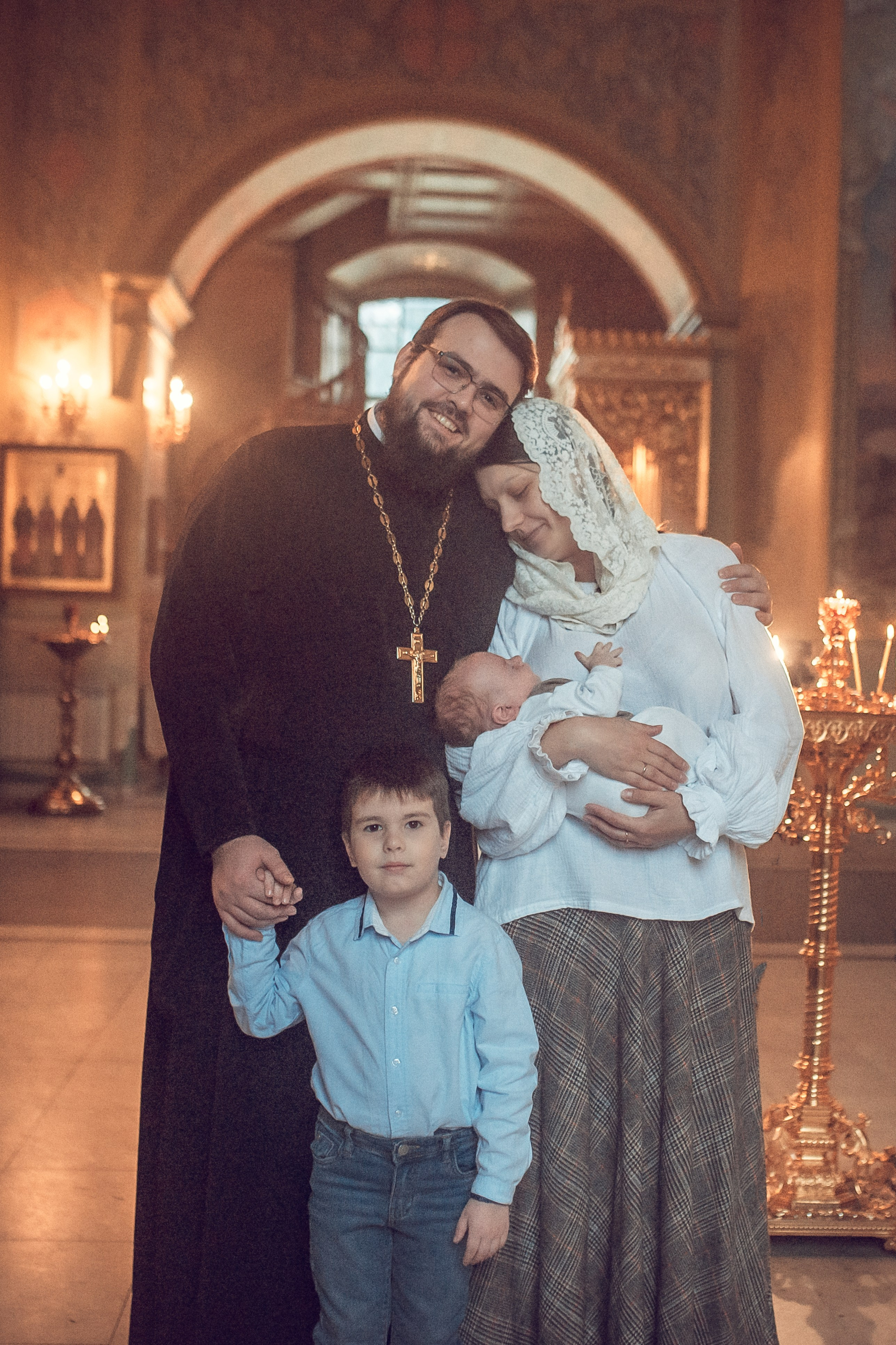 Таинство крещения Тихона. Фотограф на крещение в Саратове Марина Грушина