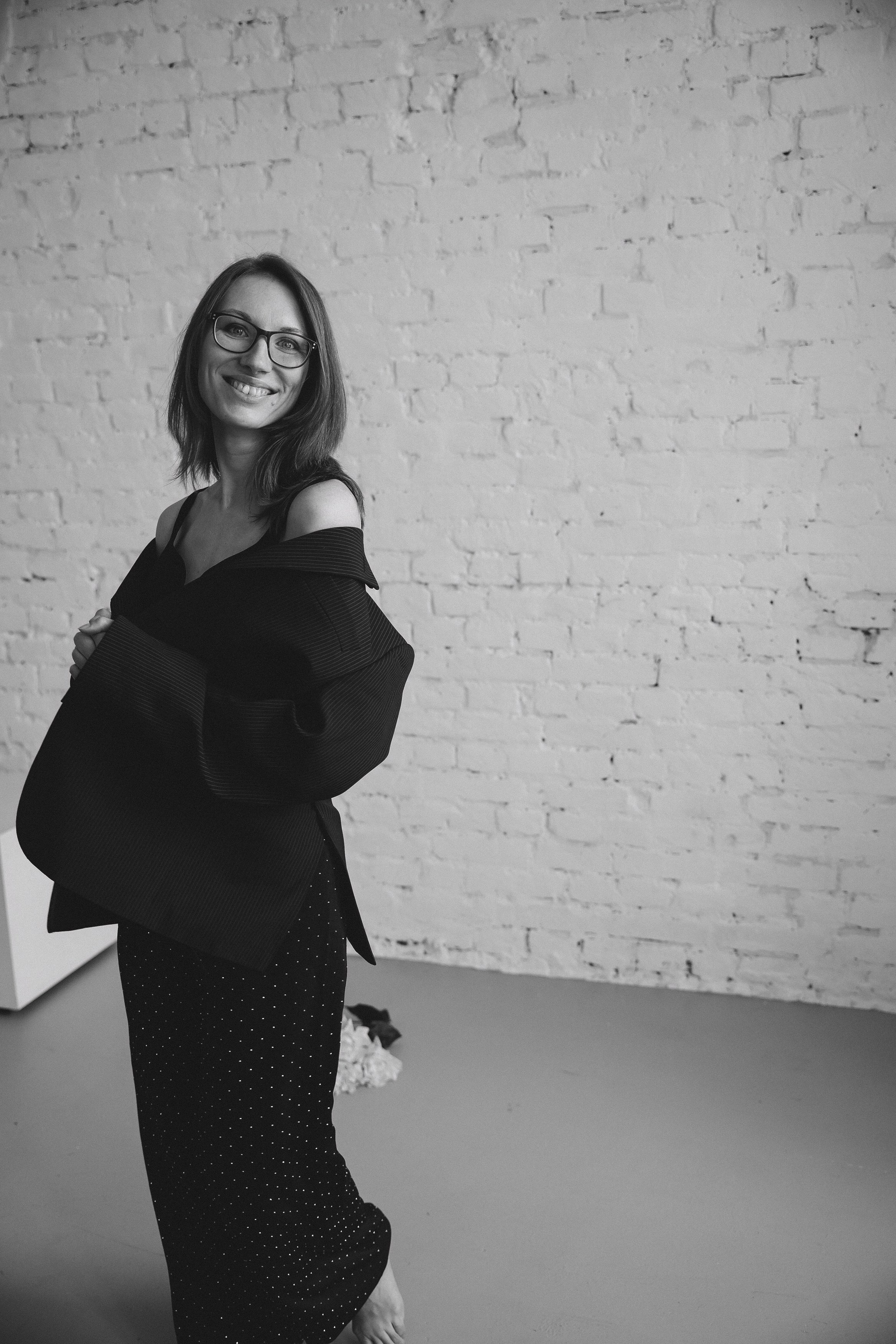 Индивидуальная фотосессия для девушки Женская фотосессия в студии. Фотограф Владимир Москва