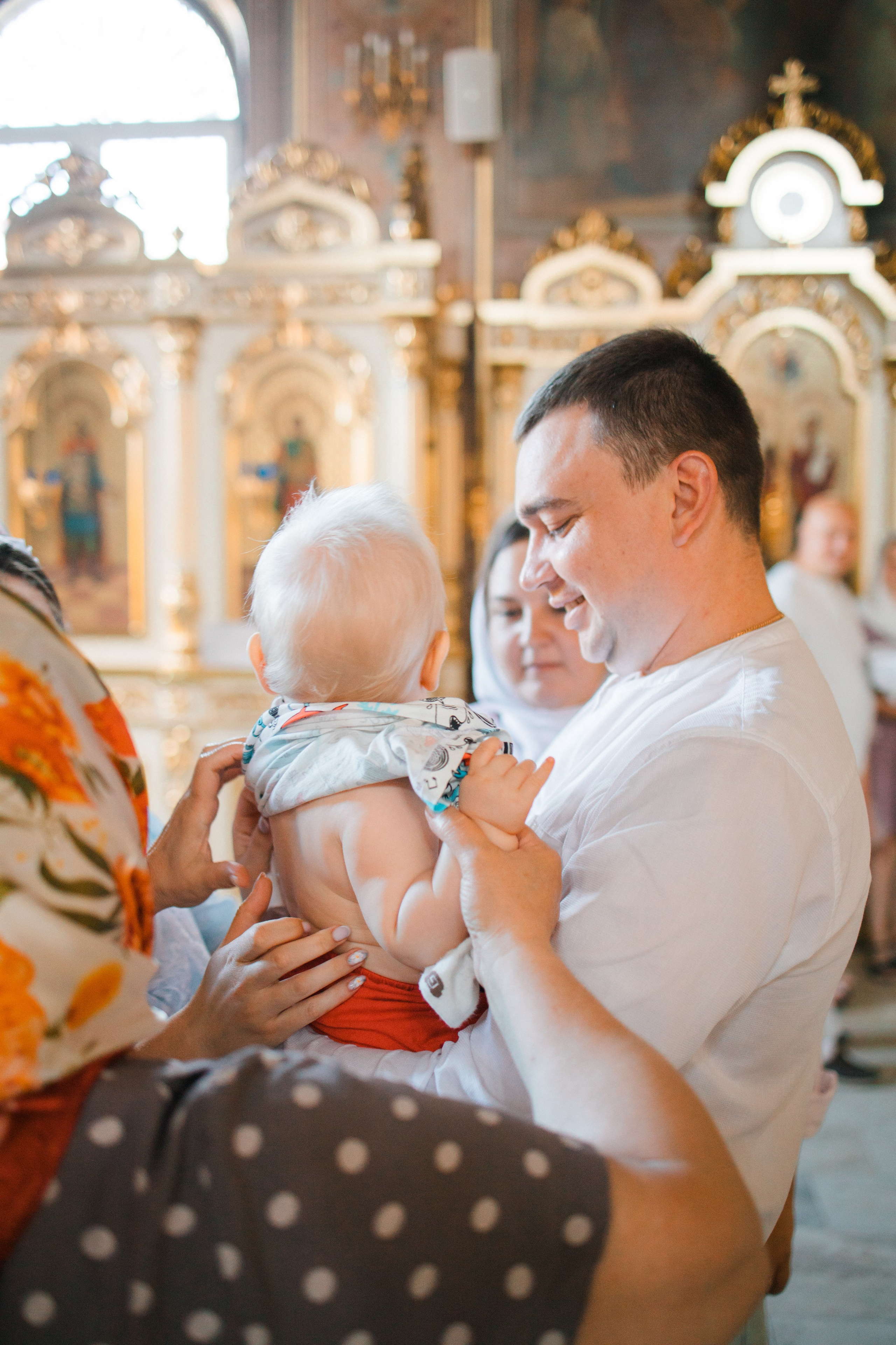Фотосъемка крещения ребенка в Серпухове. Выпускные альбомы в Серпухове