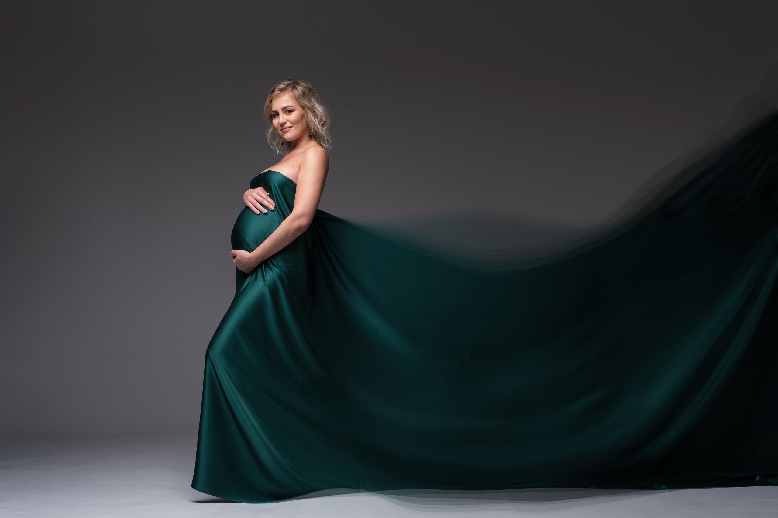 Фотосессия беременности с тканями. Фотограф беременности Демочкина Елена