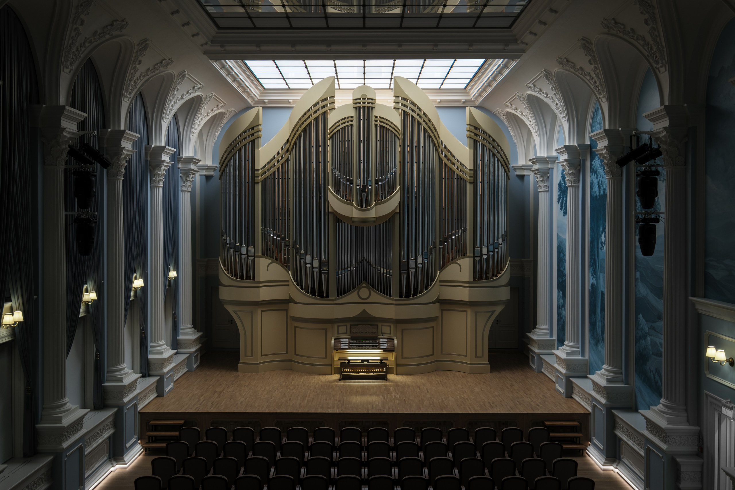 Органный зал «Дом Музыки» Смоленск. Фотограф на Эльбрусе • Роман Шатхин