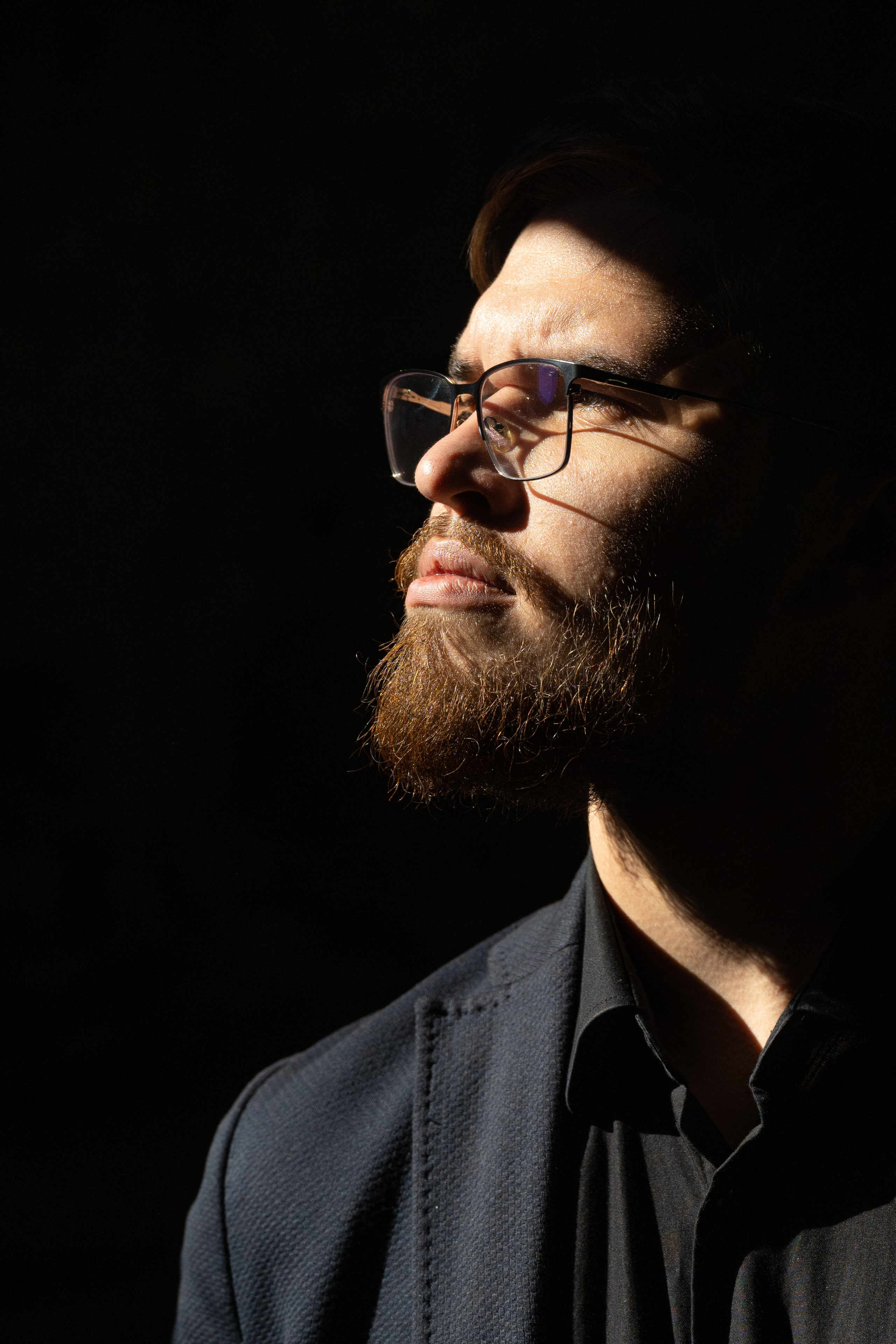 Dimitri Bakhtadze, posed. Dimitri Bakhtadze photographer