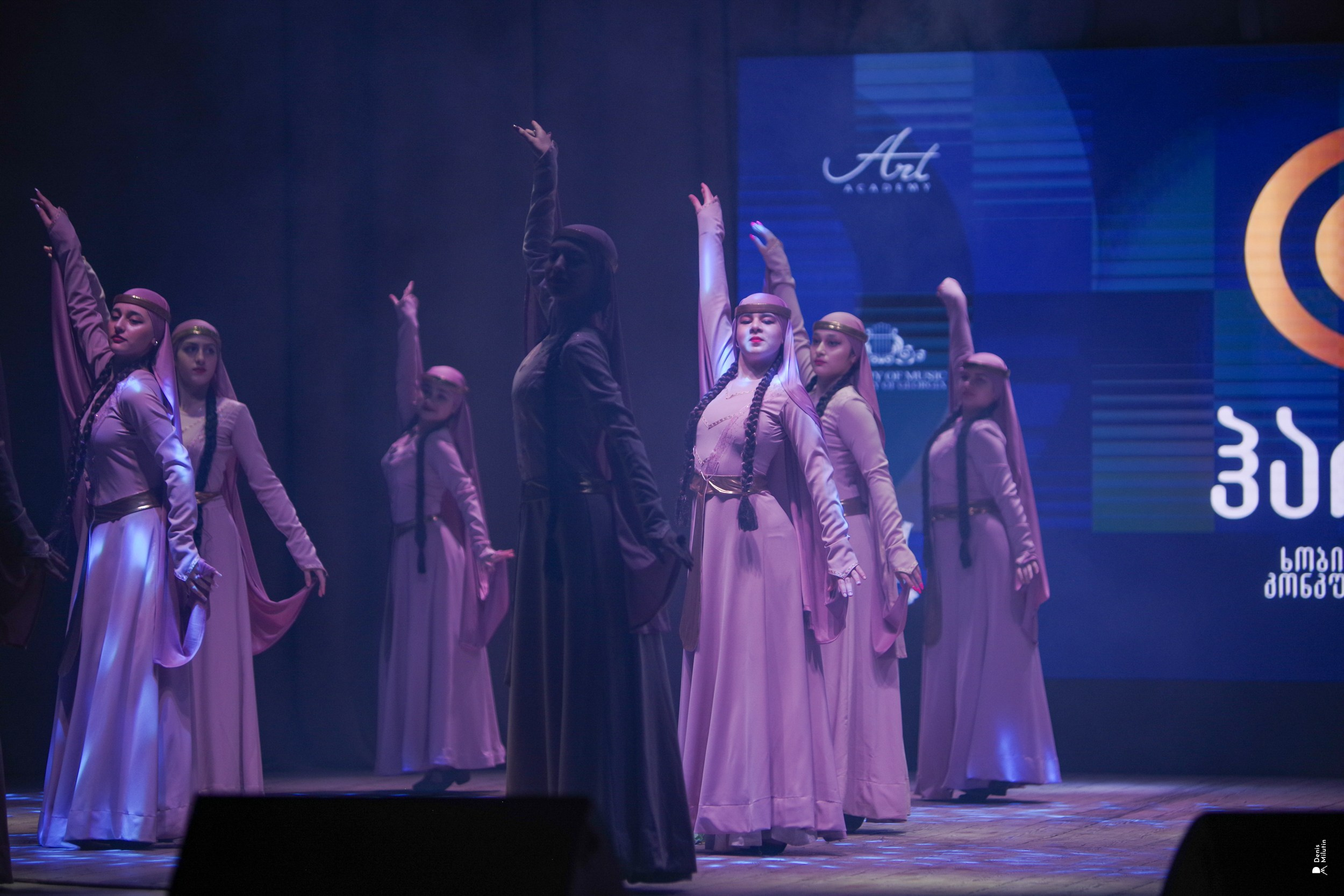 Танцы в Хоби. Портретный фотограф Денис Милютин