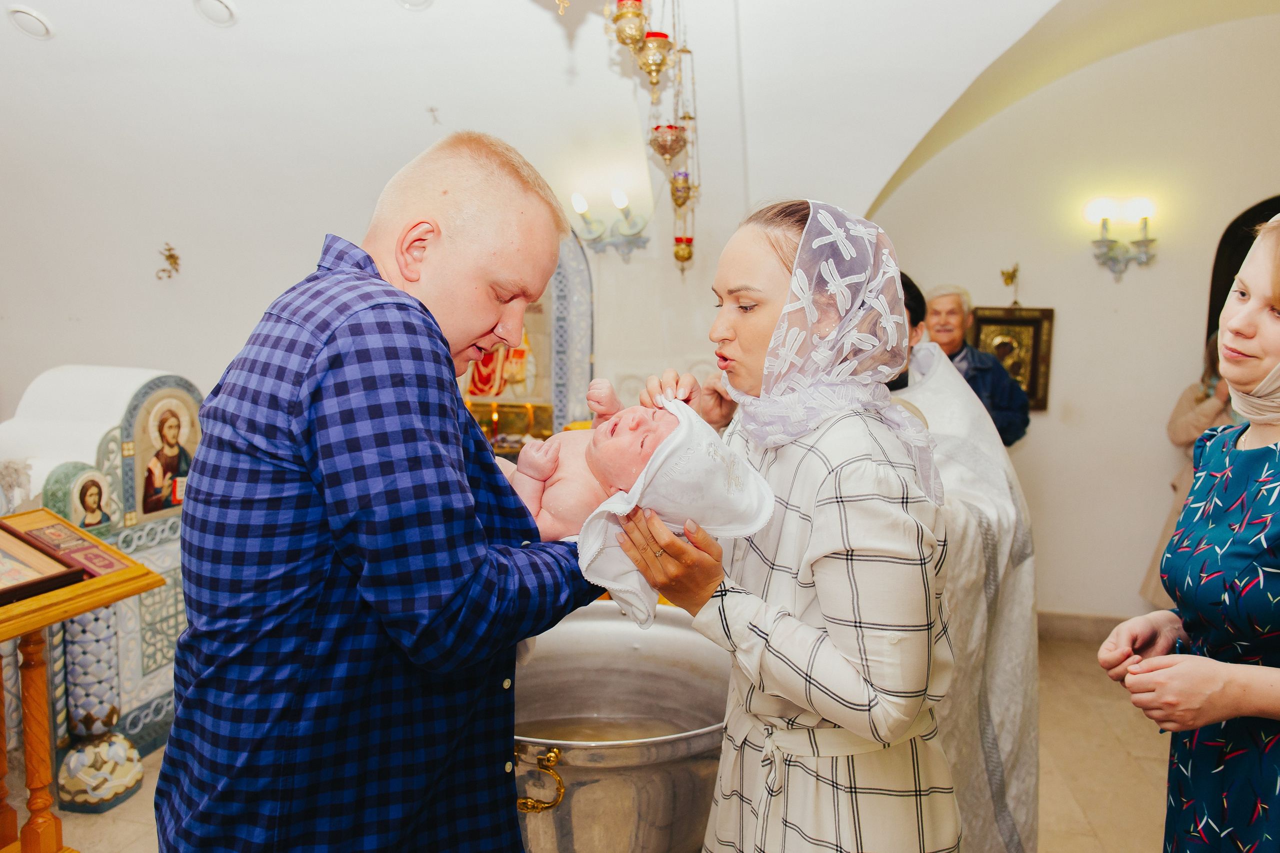 Крещение Михаила. Церковь Явления Пресвятой Богородицы. Фотограф новорожденных и детский в Сергиевом Посаде Кругликова Юлия