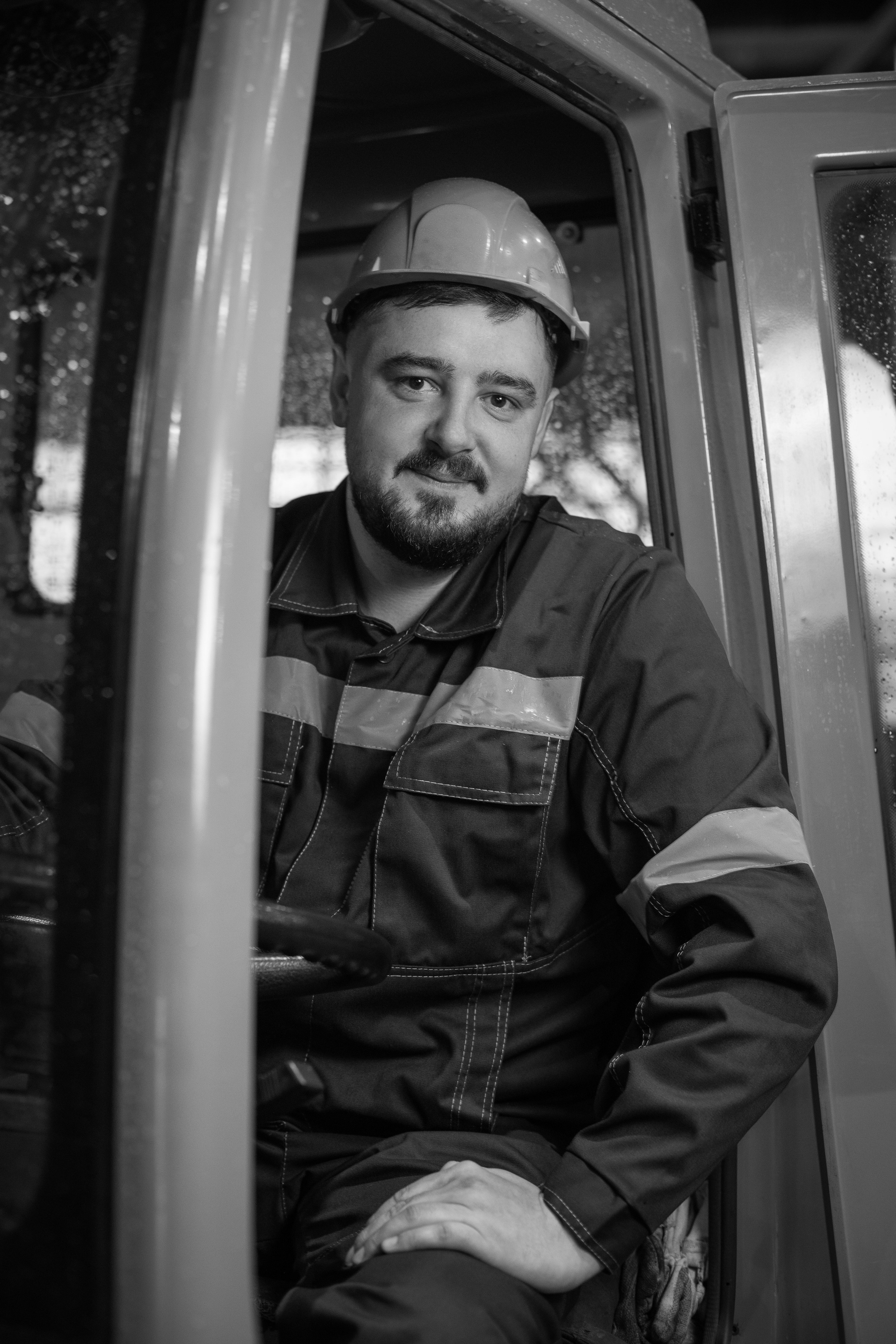 Водитель на судостроительном производстве.