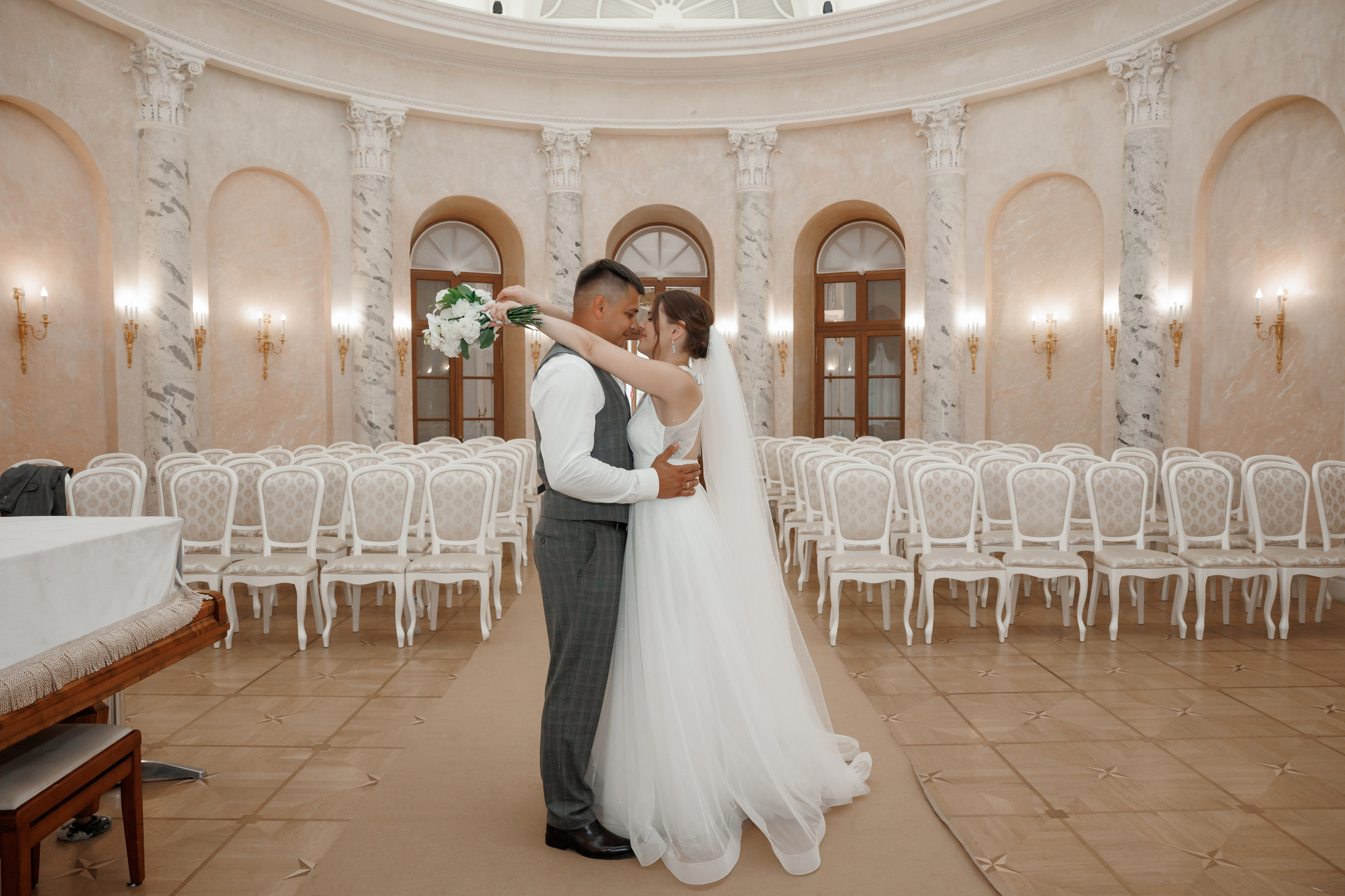 ЗАГС Бутово и Остафьево. Свадебный и репортажный фотограф (Москва, Королев и другие)