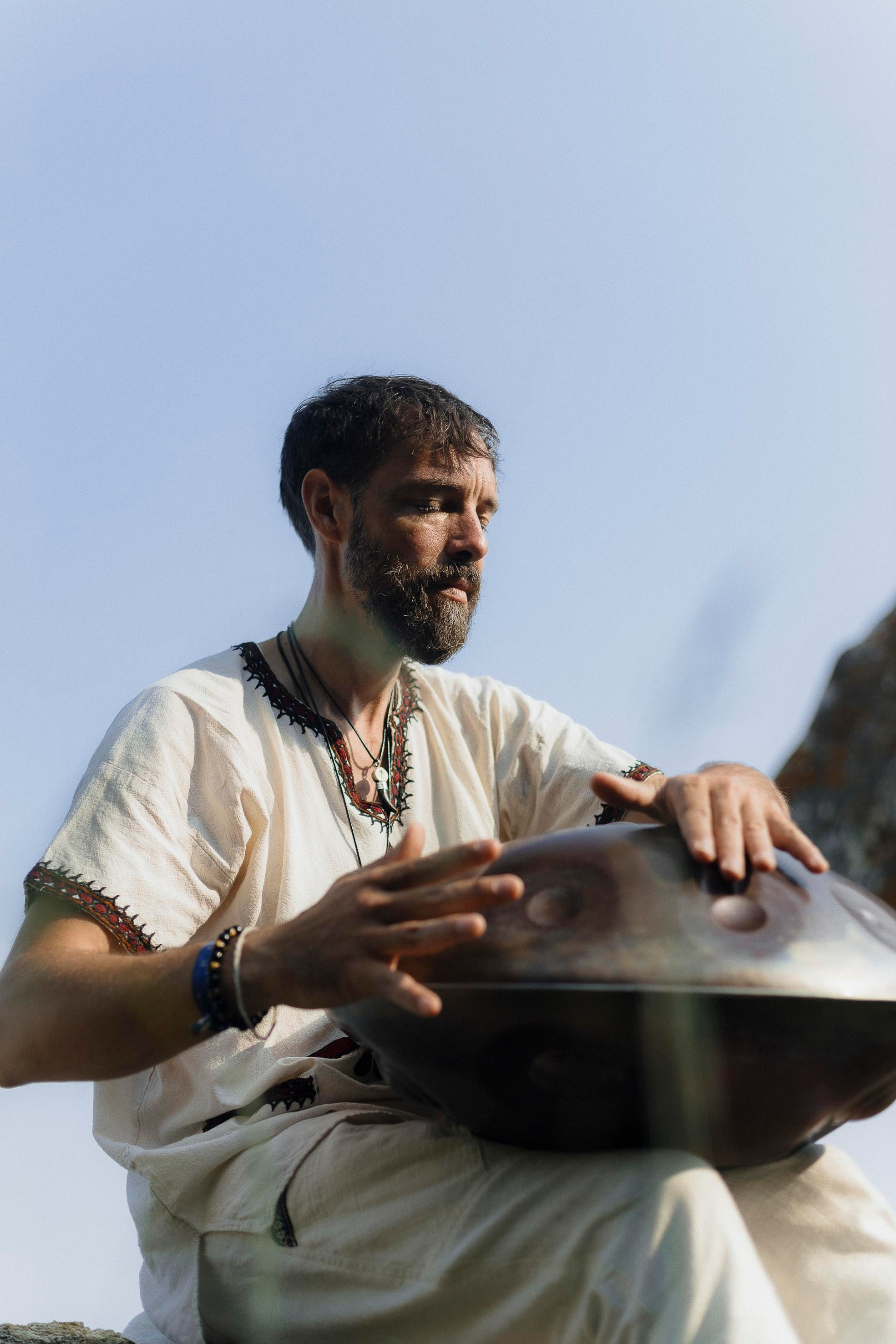 Контентная съемка для саундхиллера, Хужир. Фотограф Ольхон/ Индия, Регина