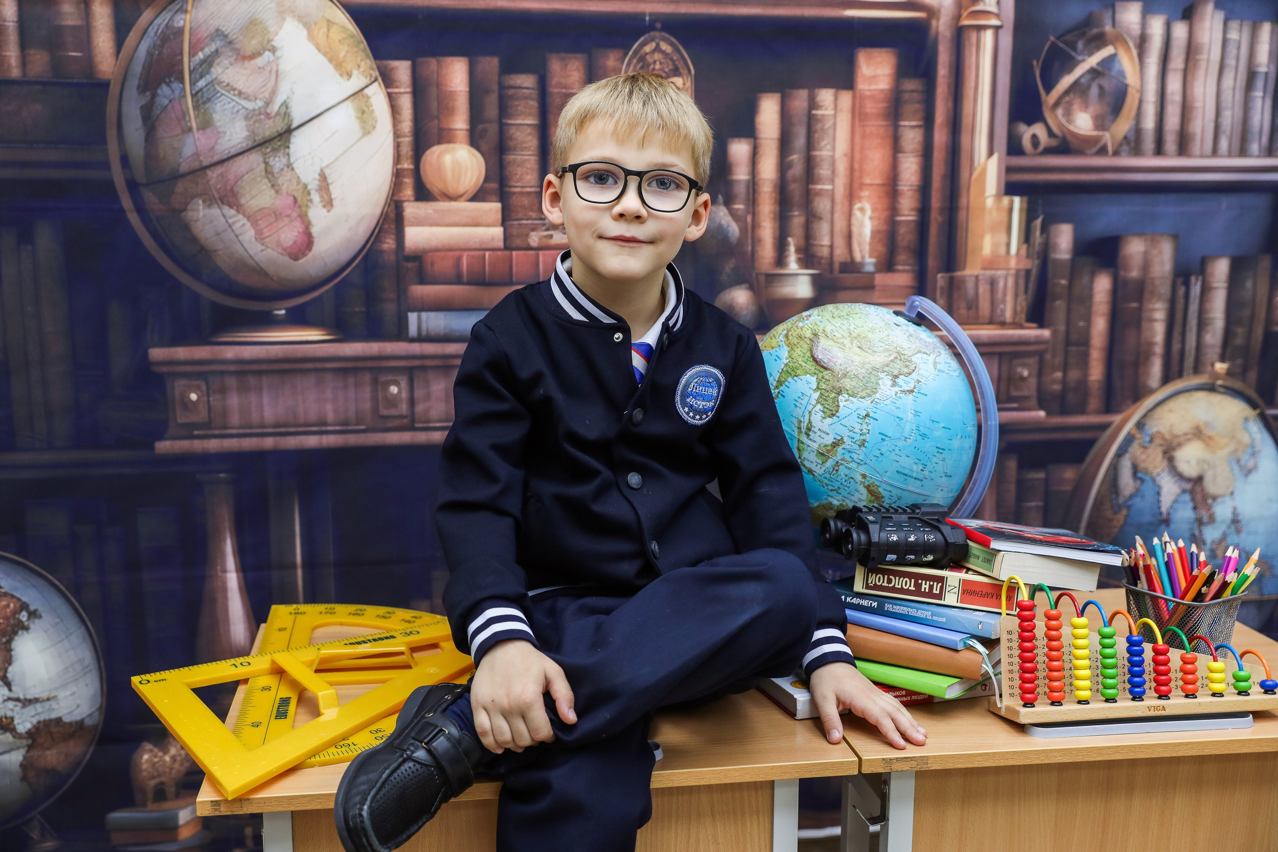 ЛИЦЕЙ ИСТЭК. Photographer Viktoriya Markushina «My world throug»