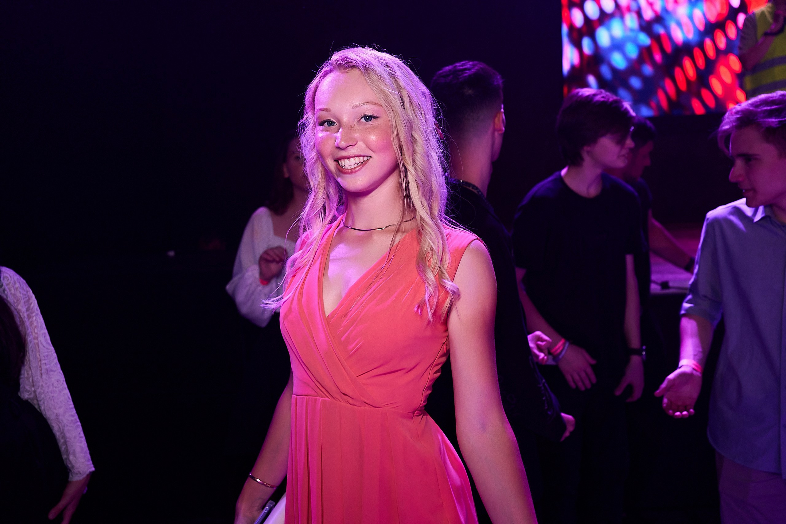 Выпускной 2024 концертный зал Академия ВТБ. Фотограф и Видеограф в Москве. Олег Корушев