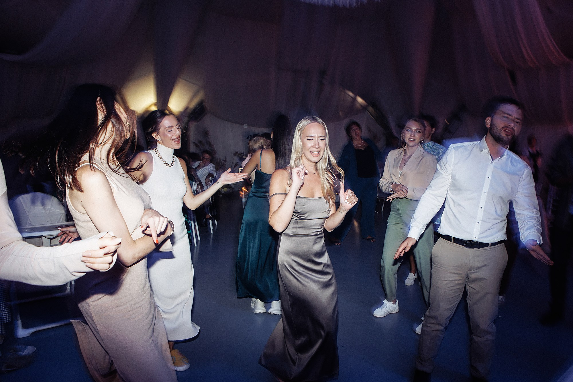 Леша и Даша 21.09.24. Свадебный фотограф Владивосток Алина Гевондова