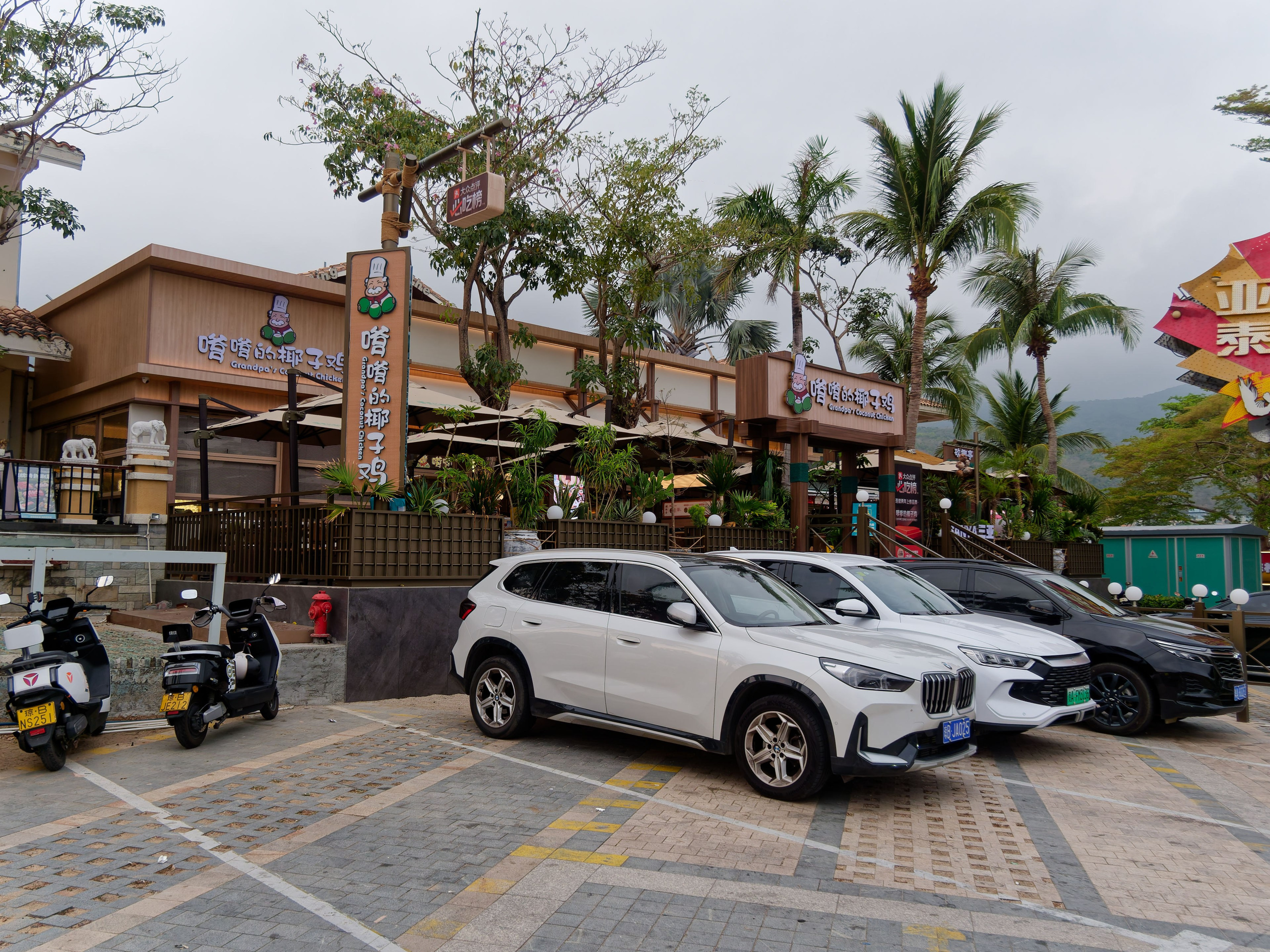 Хайнань 2026, «Food Street» ночная улица еды в Ялунване. Фотопрогулки по Миру