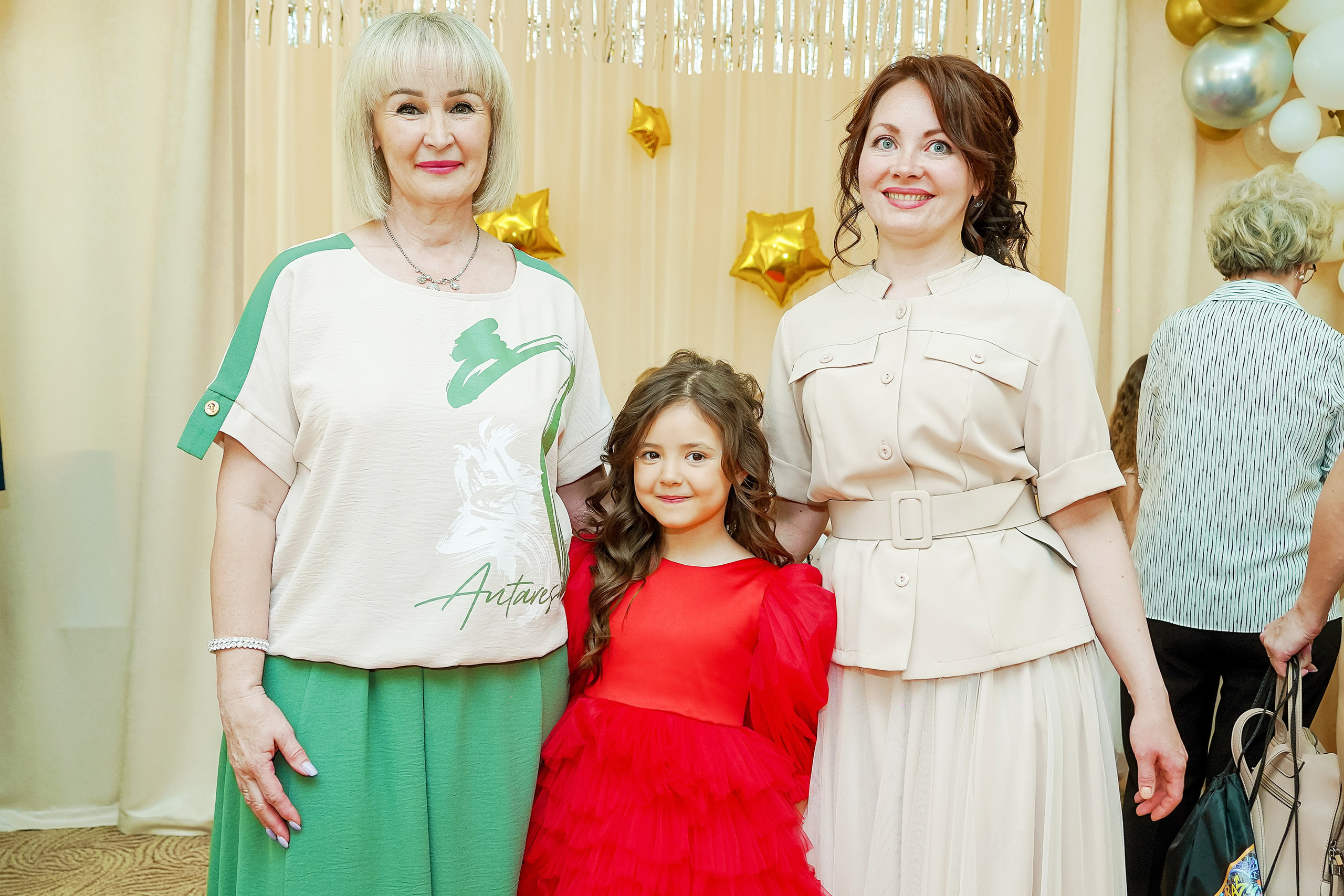 Фотосъемка видеосъёмка фотограф видеооператор новогодних утренников  в. Фотограф, видеооператор Нина Коршунова