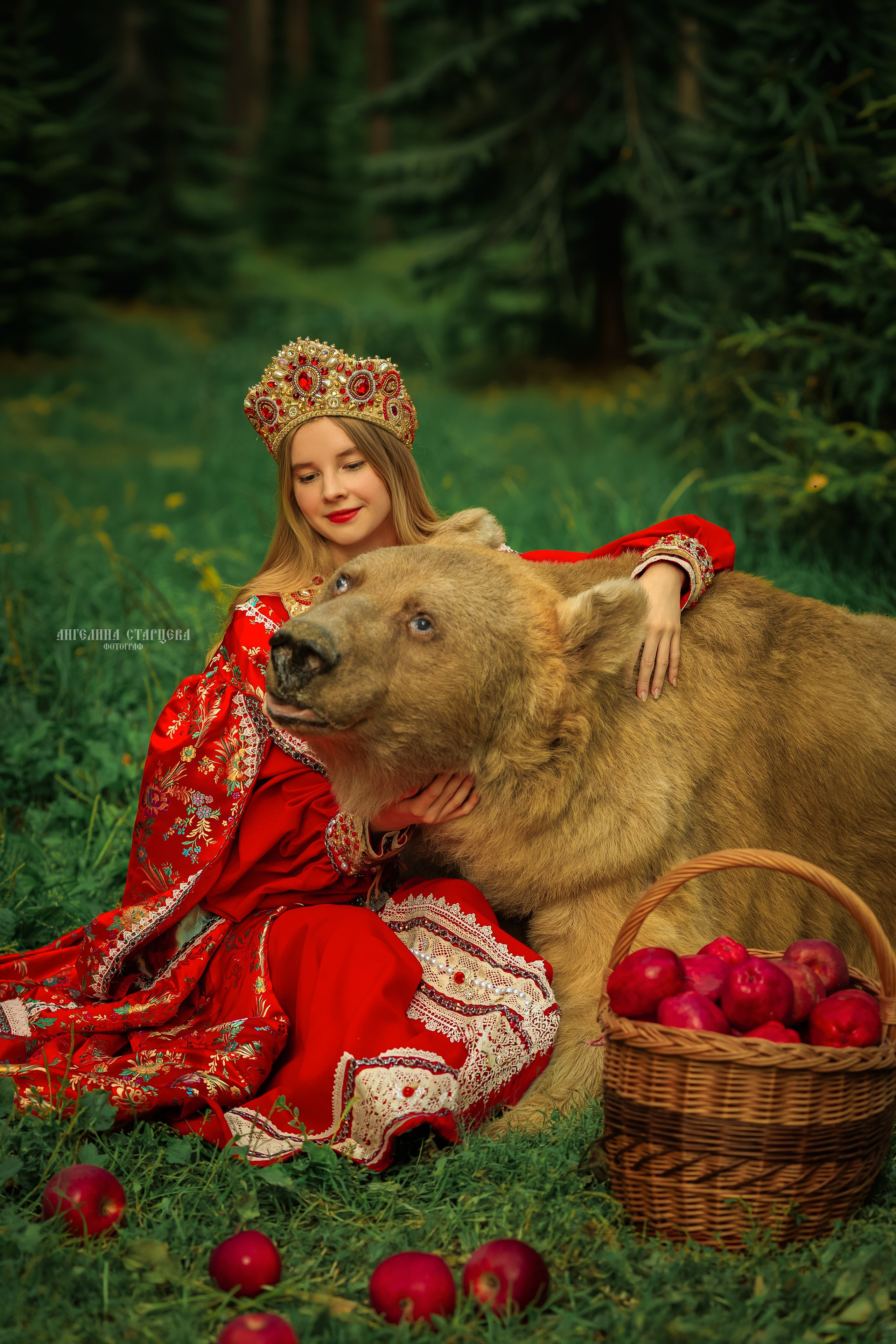 фотосессия с медведем Степаном в Москве, фотосессия с медведем в Москве, фотосессия с мишкой, фотосессия с животными в Москве, фотосессия в русском стиле с медведем в Москве, фотосессия в русском стиле с животными 