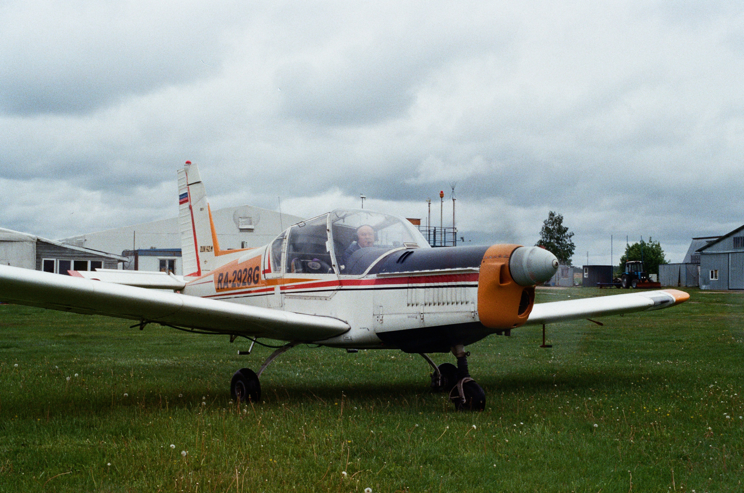 Vatulino Aerodrom. Святослав Лебедев | Рекламный фотограф — Коммерческая съемка, Арт-дирекшн, AI-интеграция