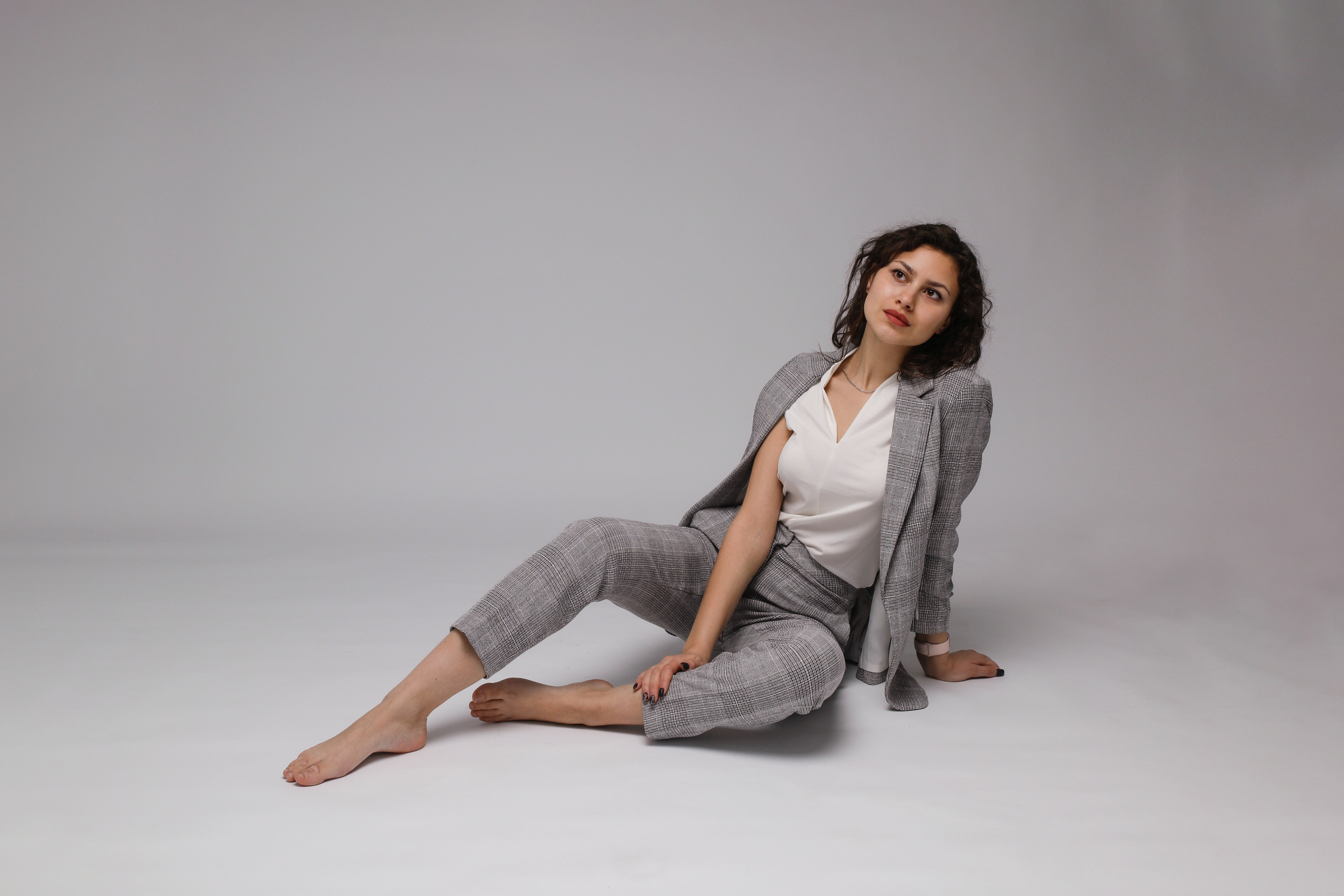 Женский, бизнес портрет фотосессия в городе Алматы. Фотограф беременности, новорожденных и детей до года в г. Алматы|Totofoto