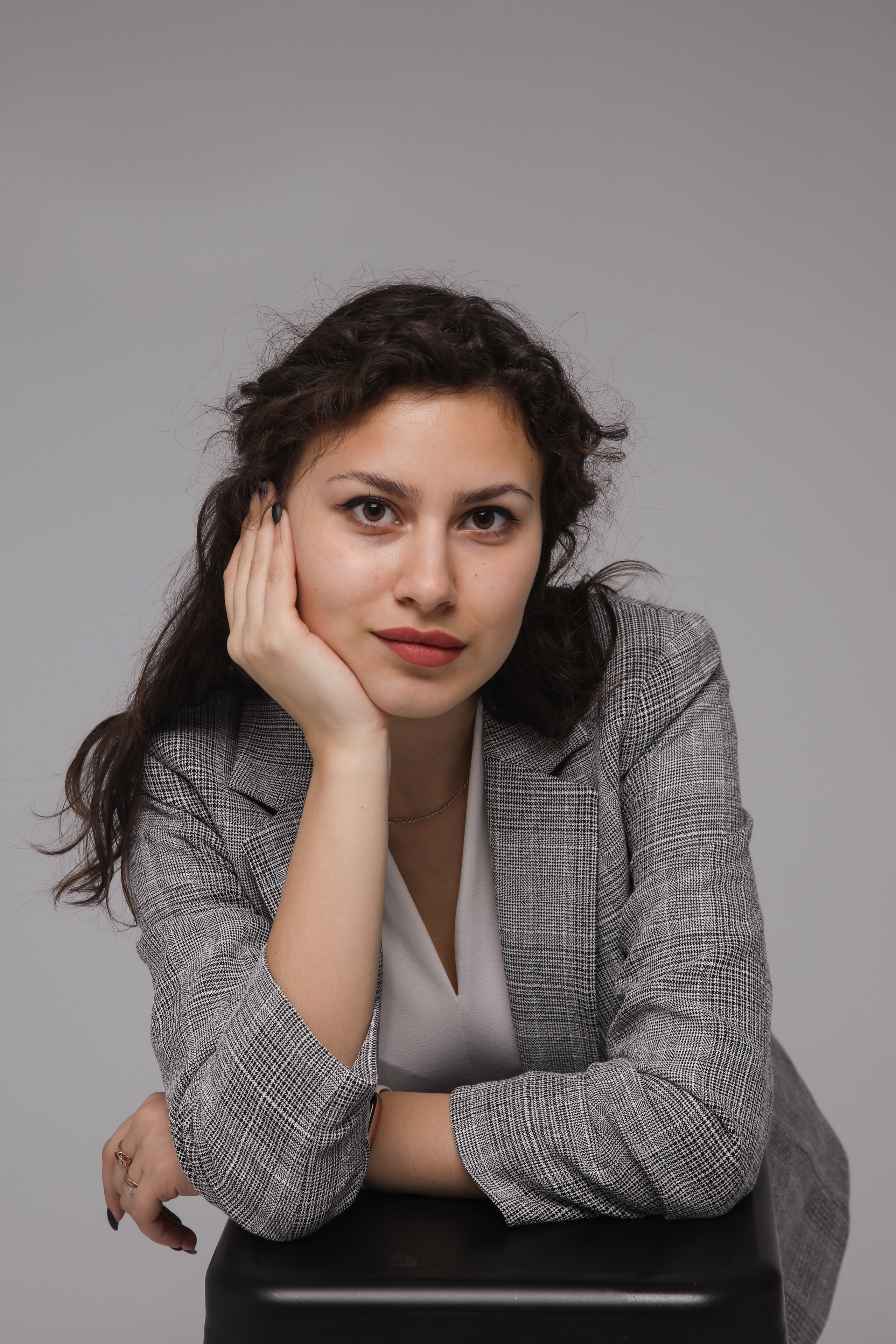 Женский, бизнес портрет фотосессия в городе Алматы. Фотограф беременности, новорожденных и детей до года в г. Алматы|Totofoto