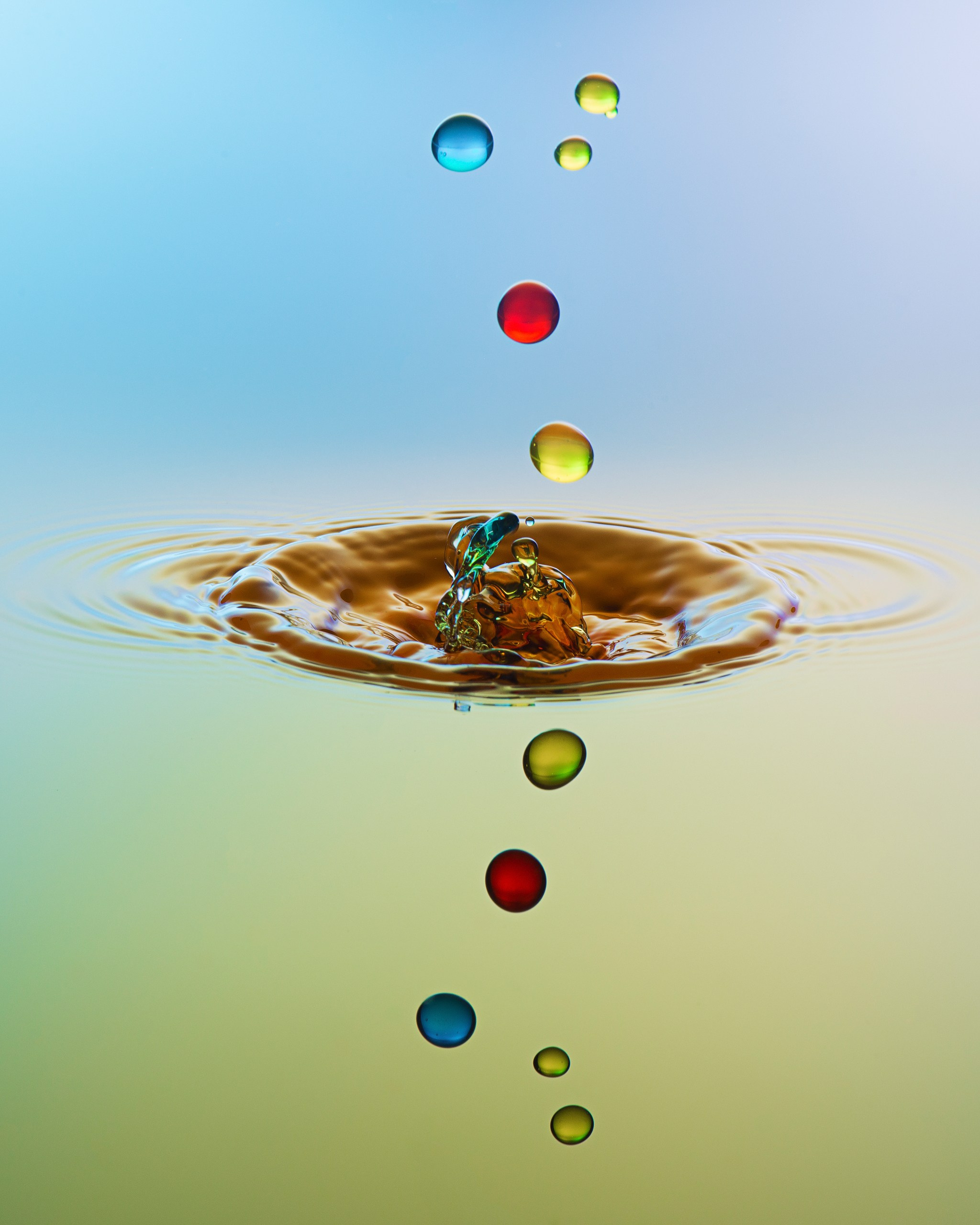 Классические формы. Скульптуры из воды Сергея Толмачева