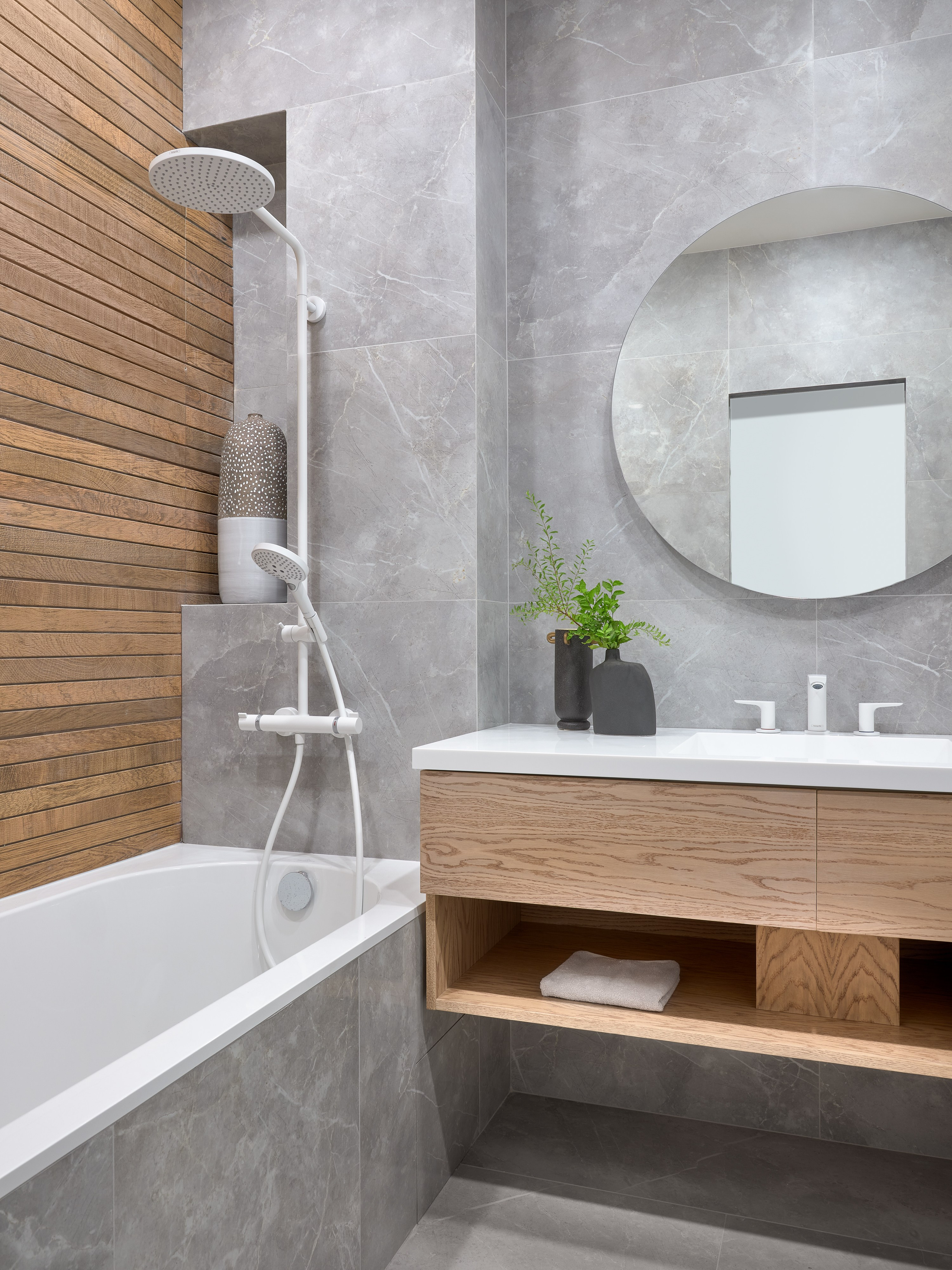 Монохром и деревянные акценты. Фотограф Наталья Вершинина