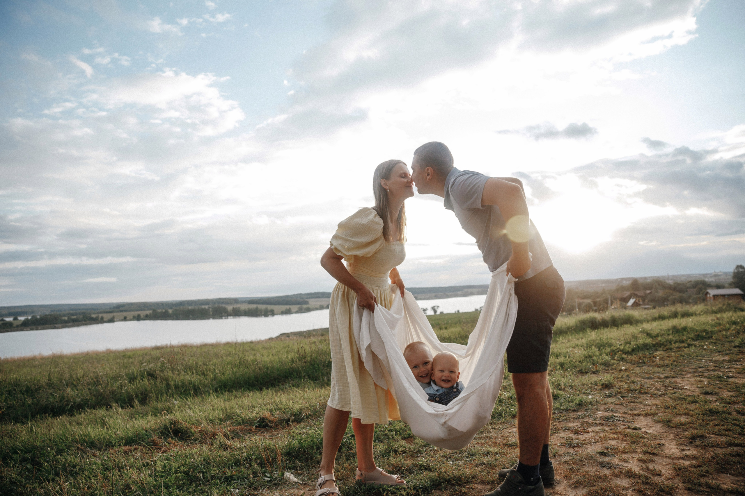 Семейная фотосессия в поле. Фотограф во Владимире Татьяна Бабикова